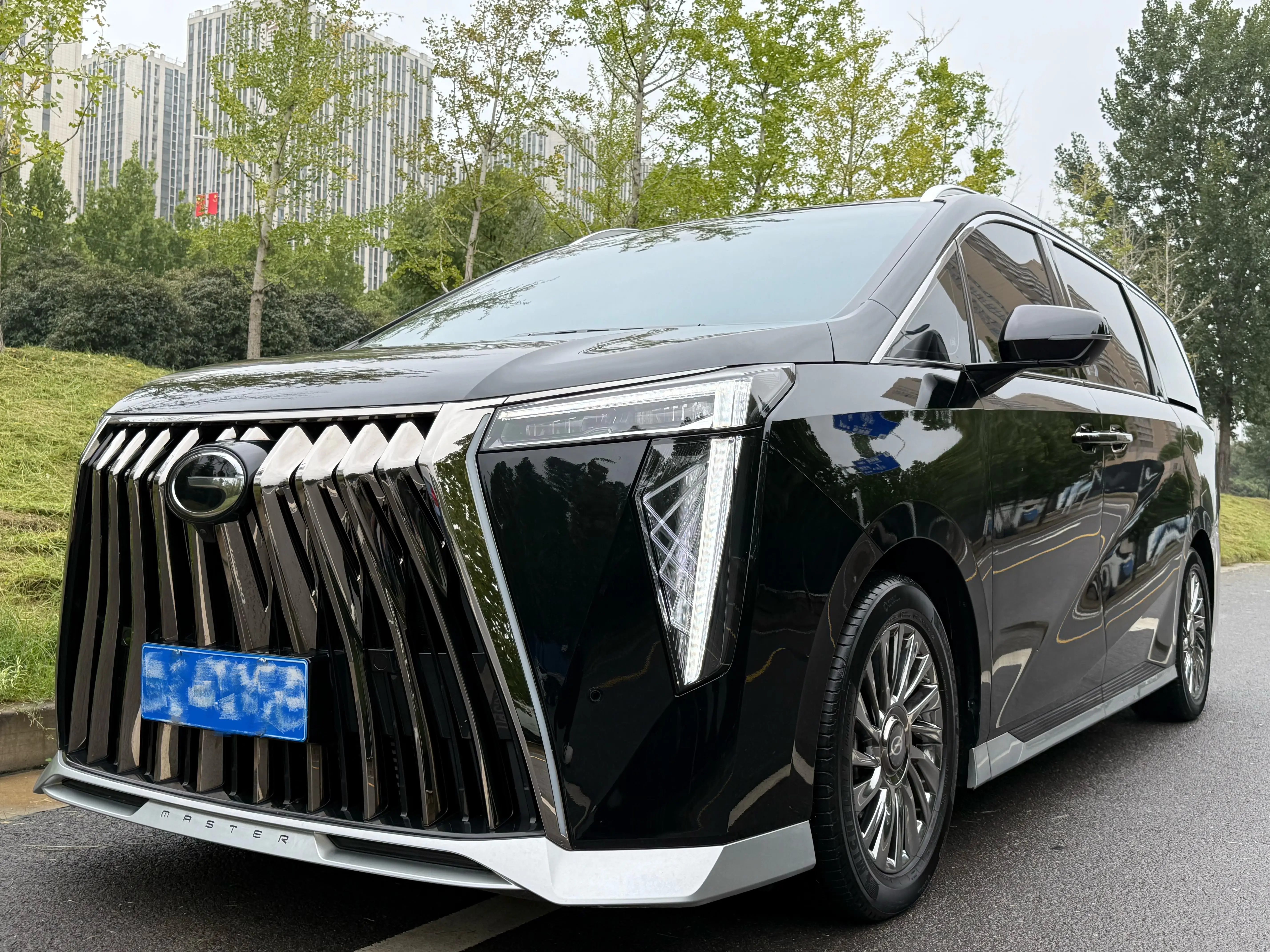 GAC Trumpchi M8  из Китая