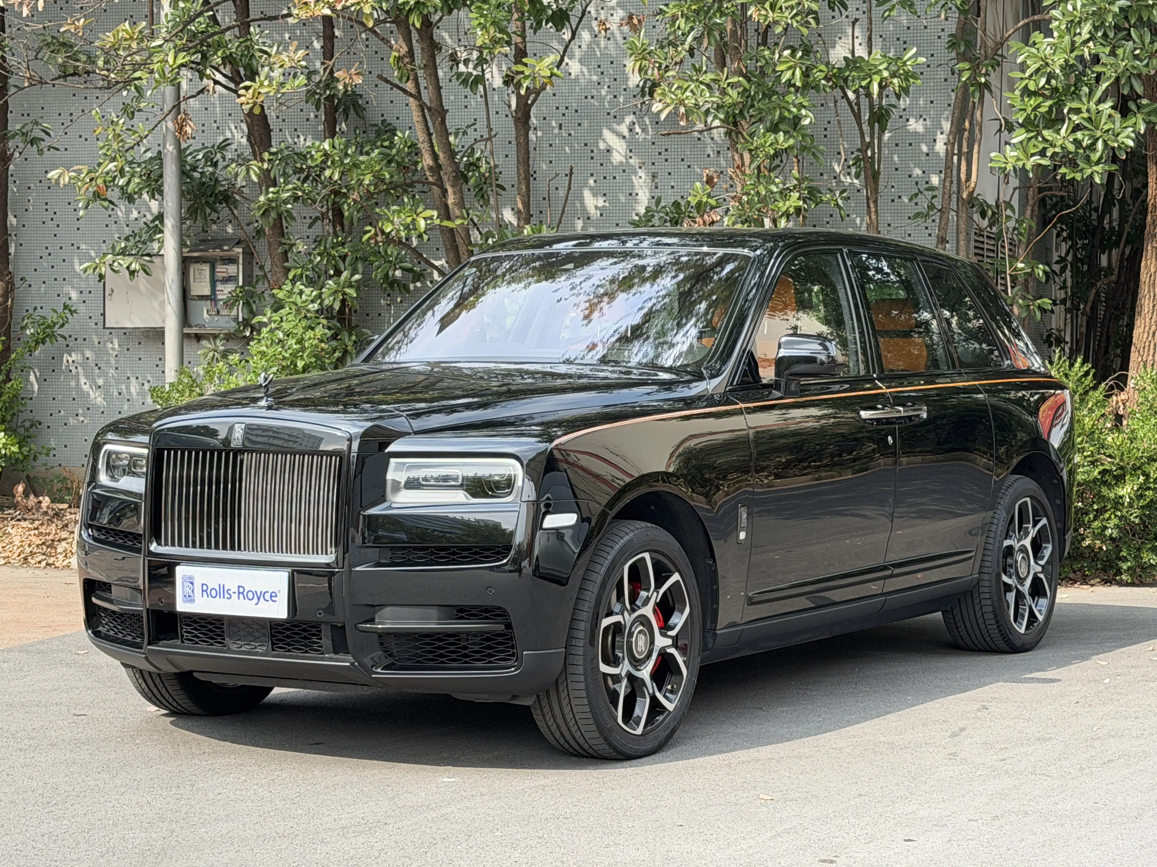 Rolls Royce Cullinan  из Китая