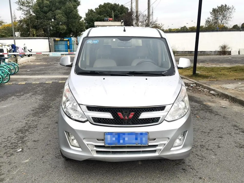 Wuling Rongguang V  из Китая