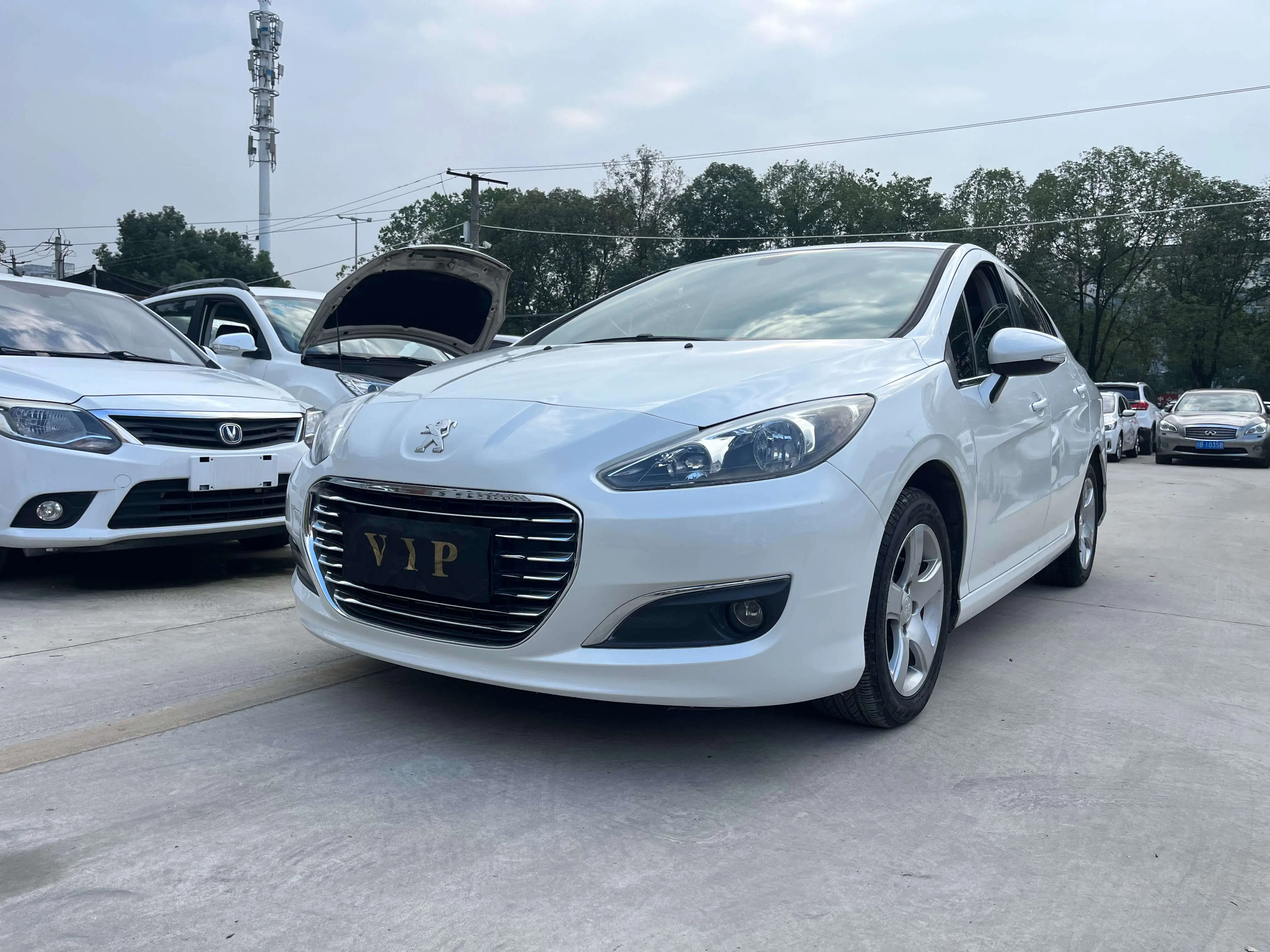 Peugeot 308  из Китая