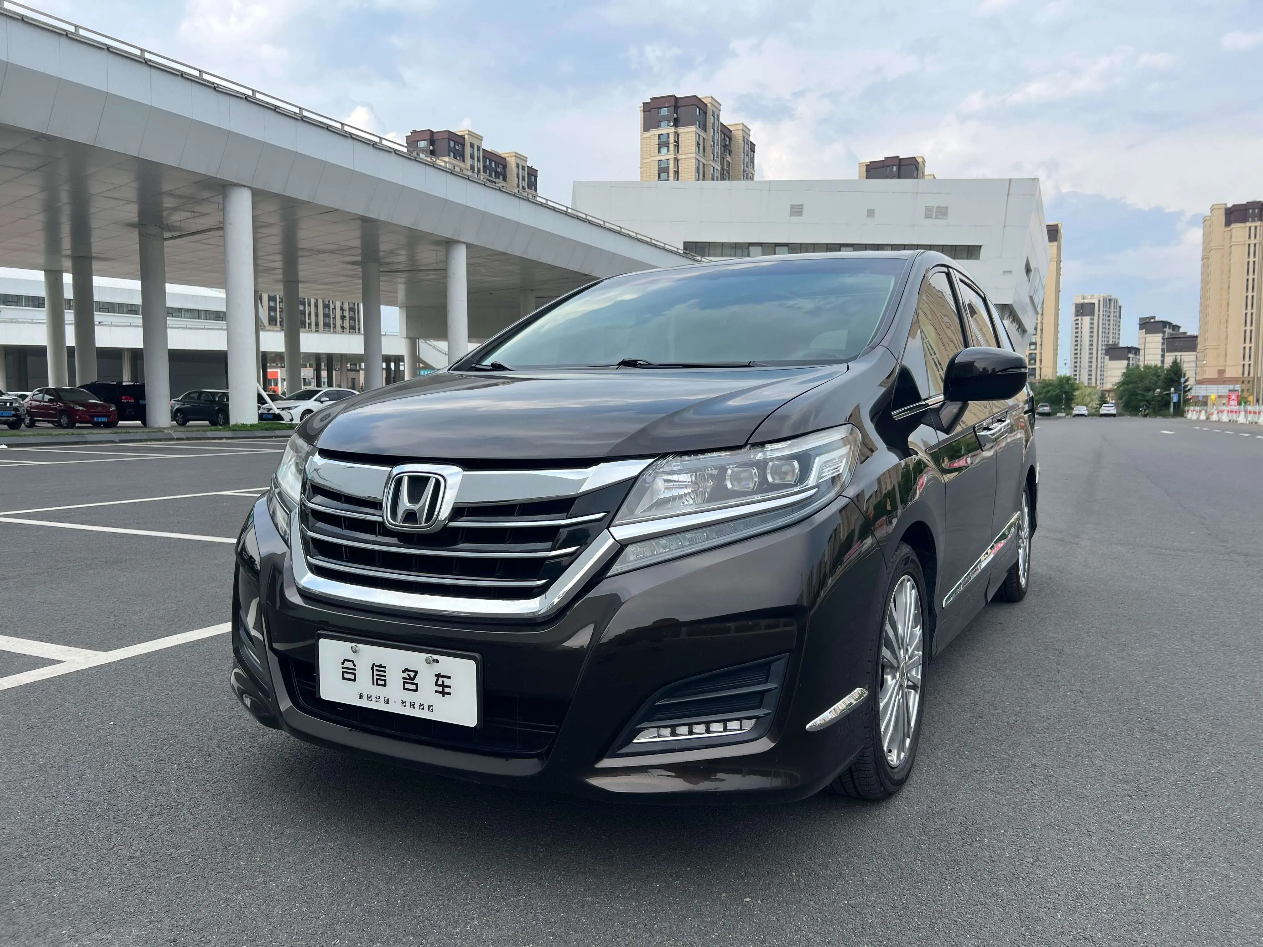 Honda Elysion (Alison)  из Китая