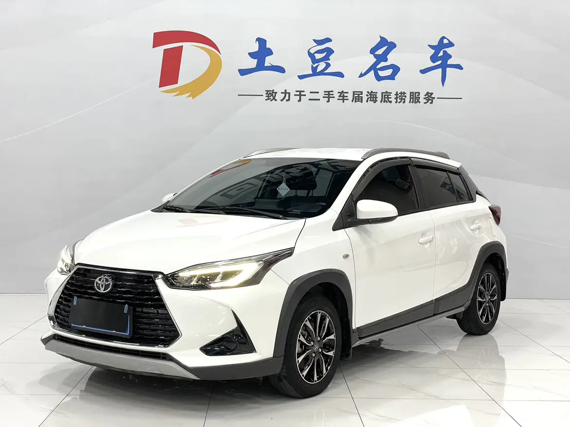 Toyota Yaris L  из Китая