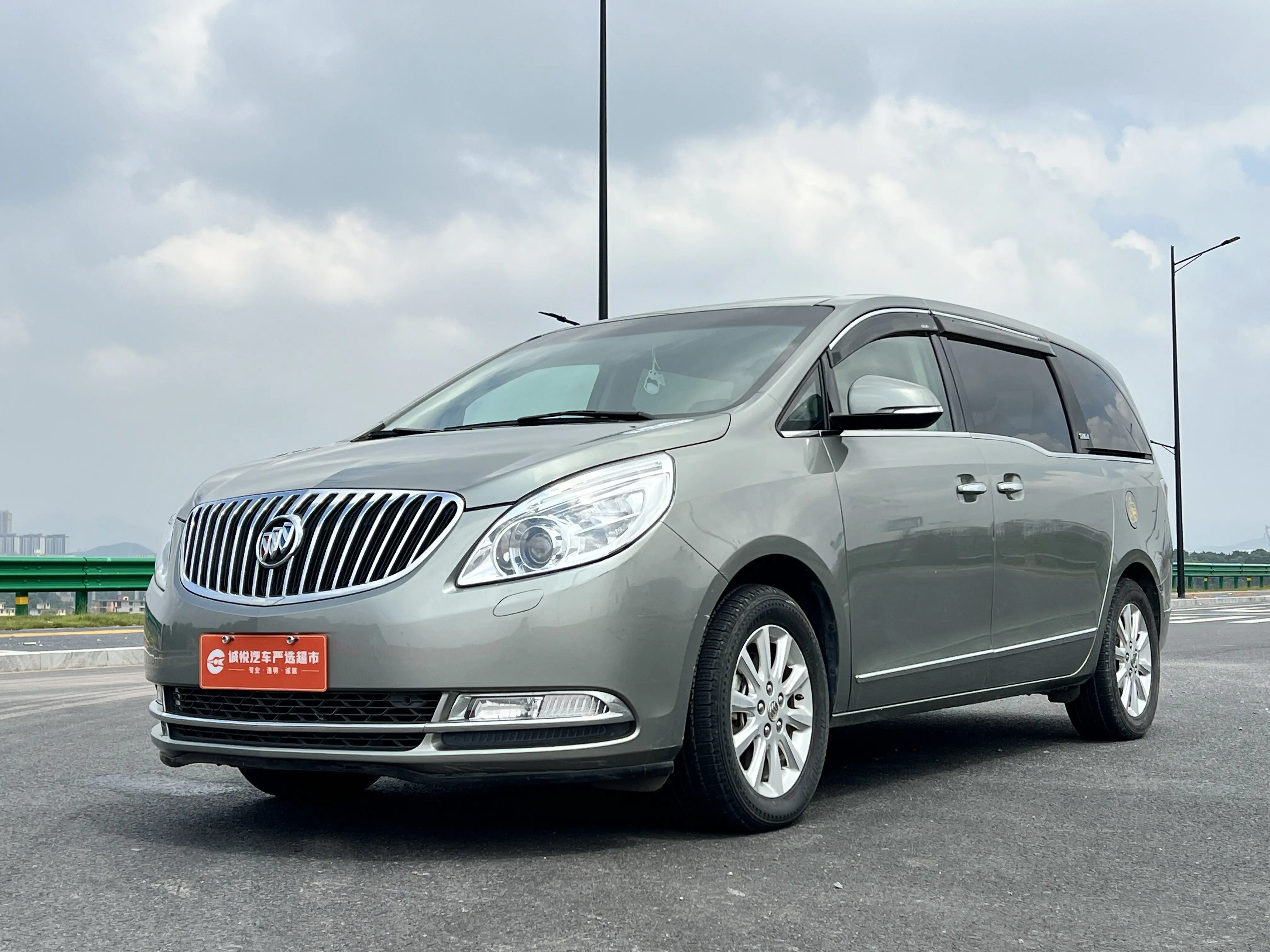 Buick GL8  из Китая
