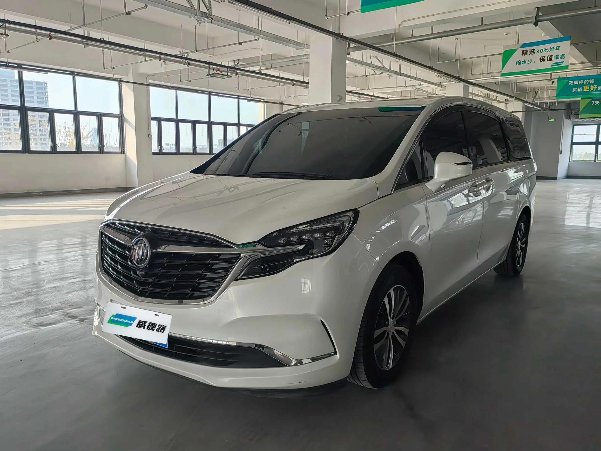 Buick GL8  из Китая