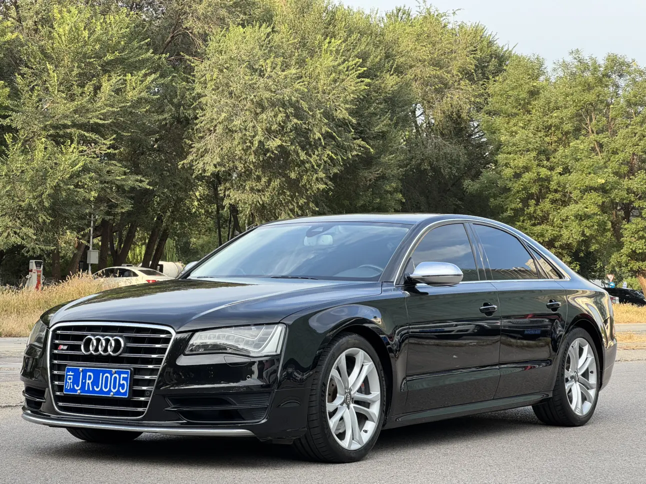 Audi S8  из Китая