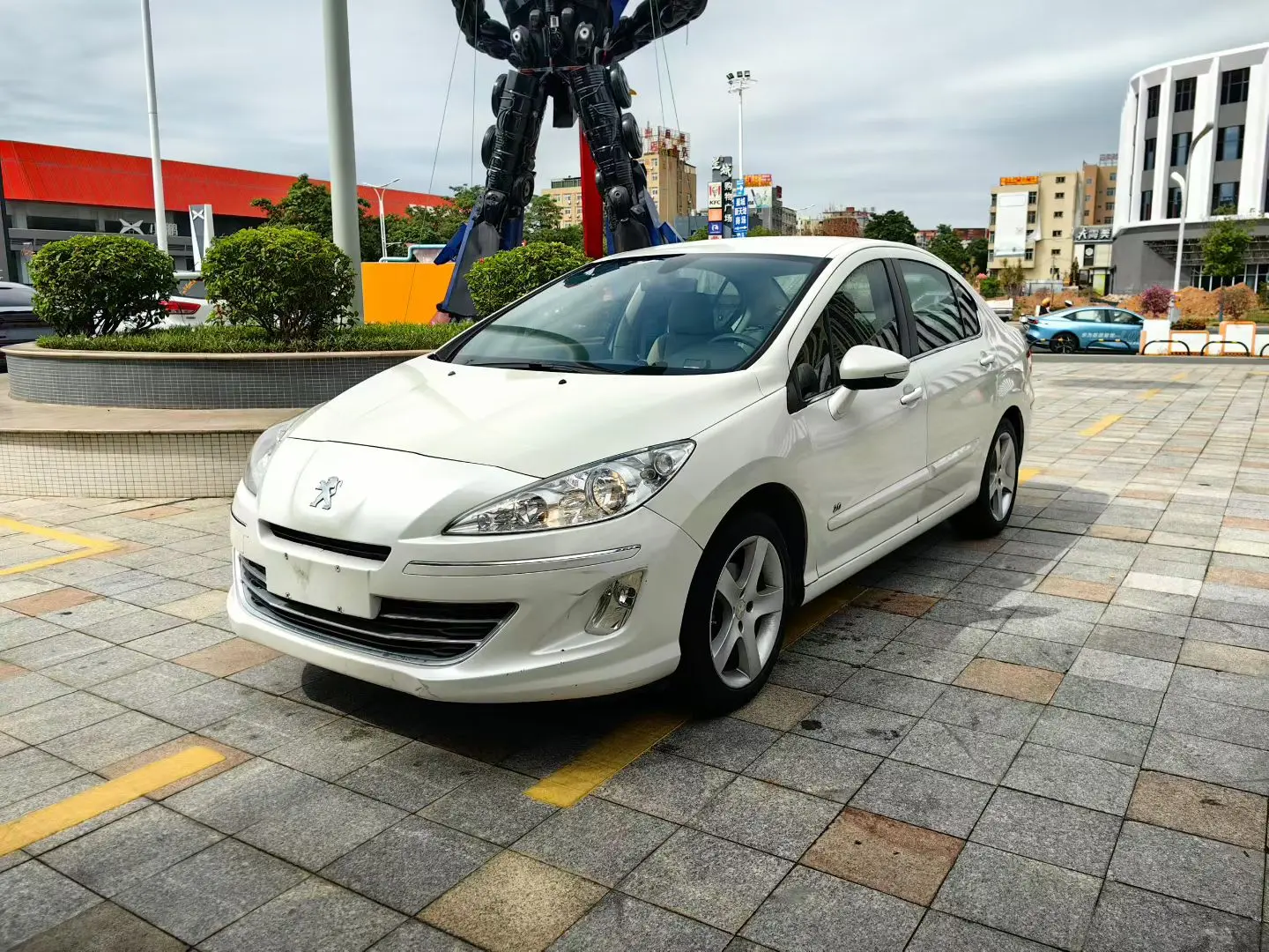 Peugeot 408  из Китая