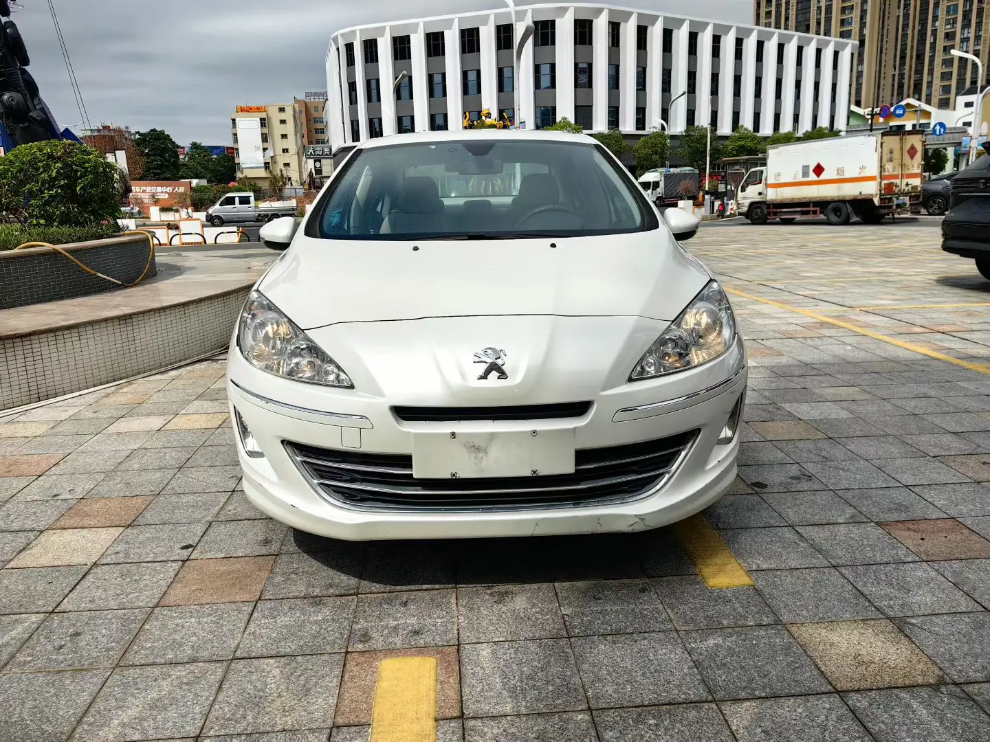 Peugeot 408  из Китая