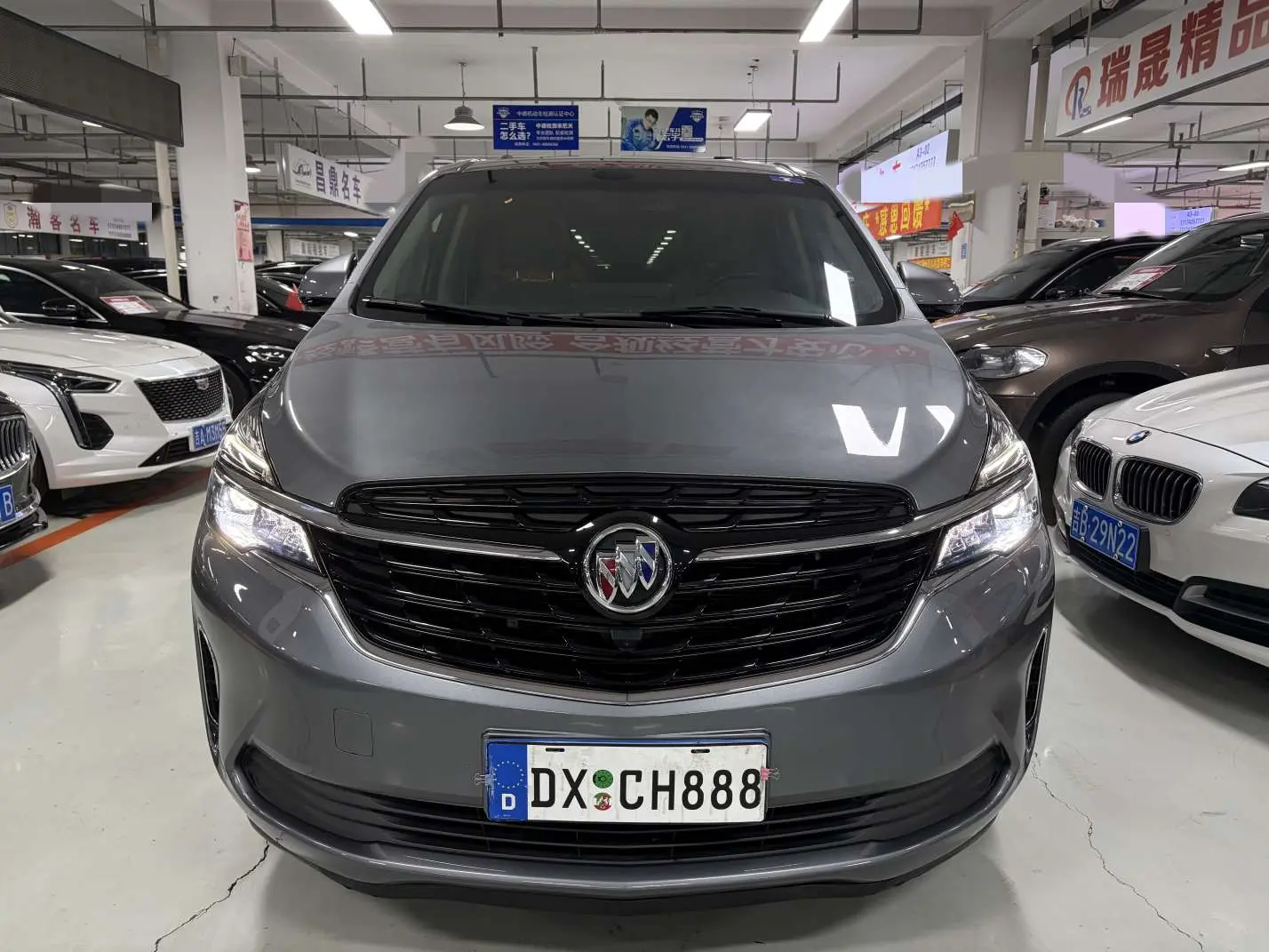 Buick GL8  из Китая