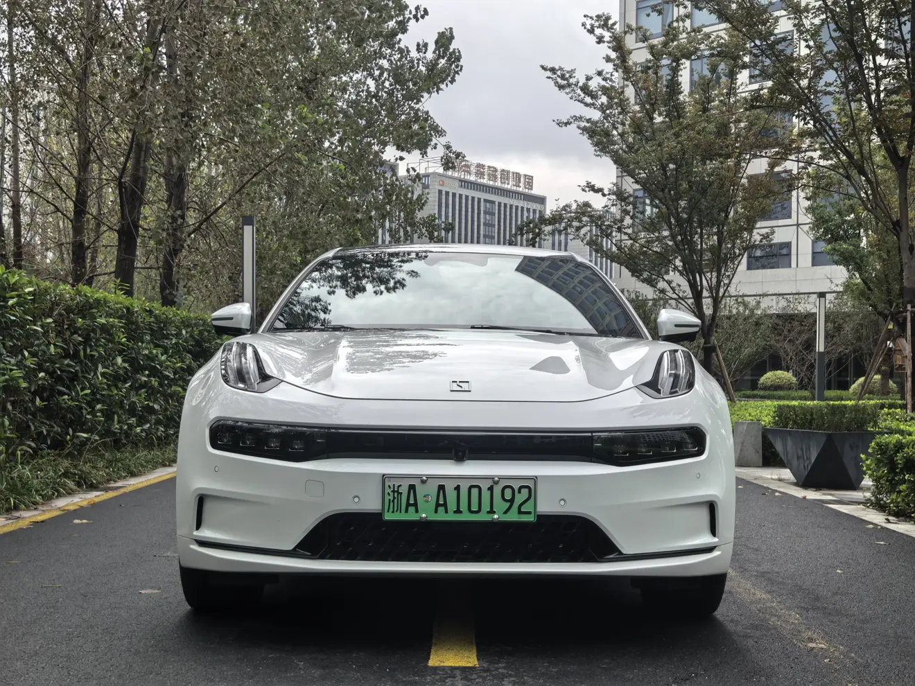 ZEEKR 001  из Китая