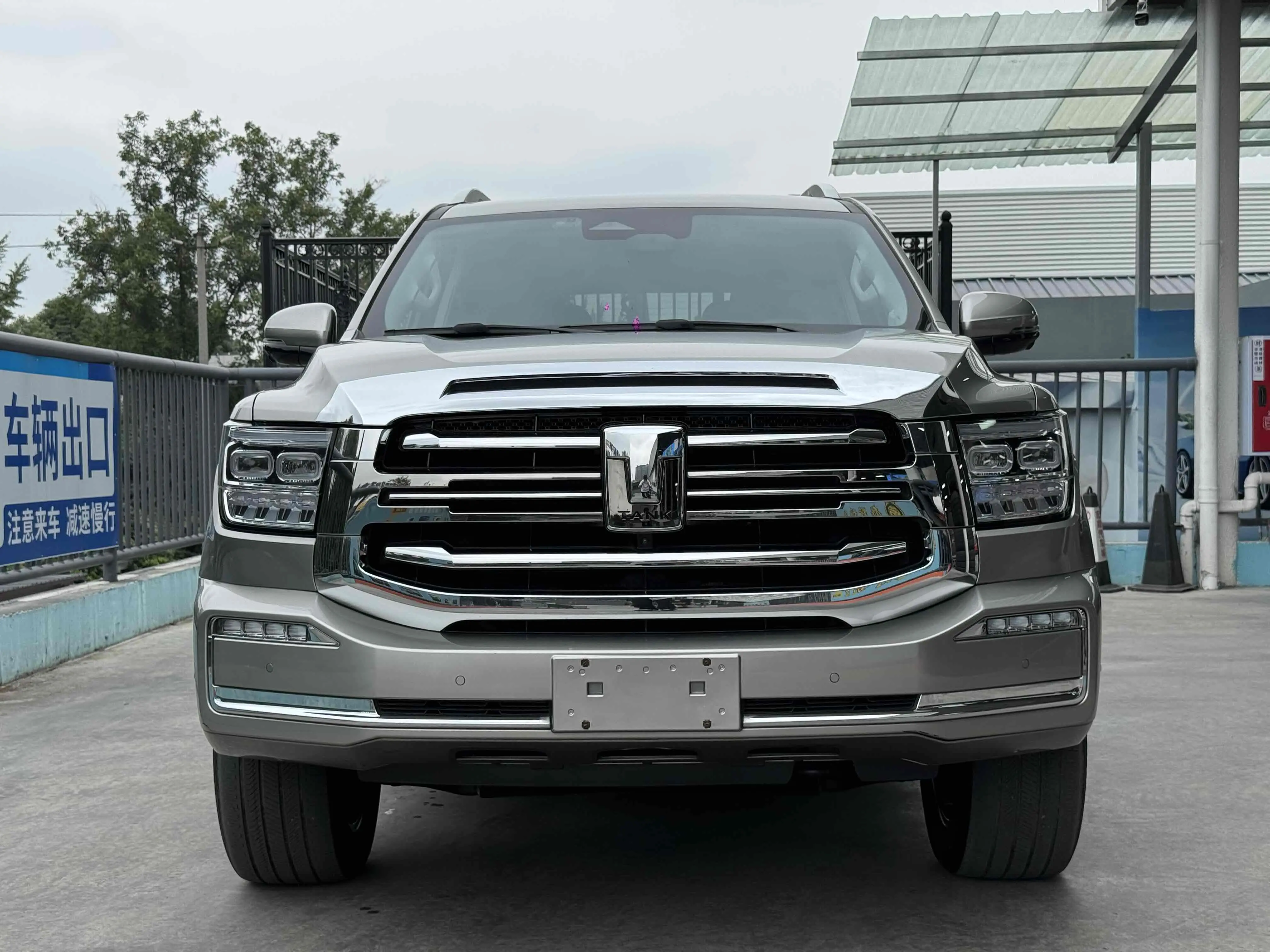 Tank 500  из Китая