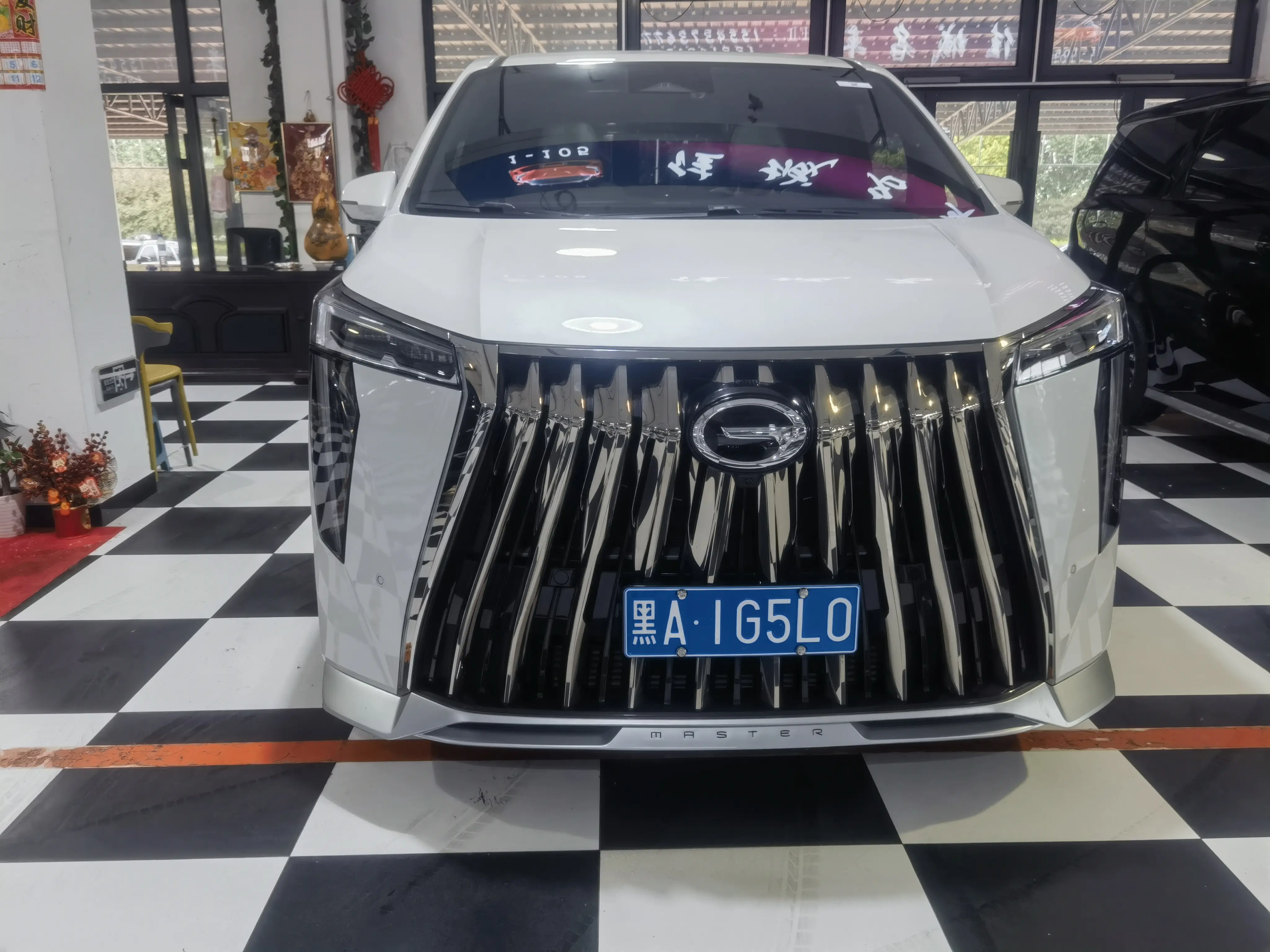 GAC Trumpchi M8  из Китая