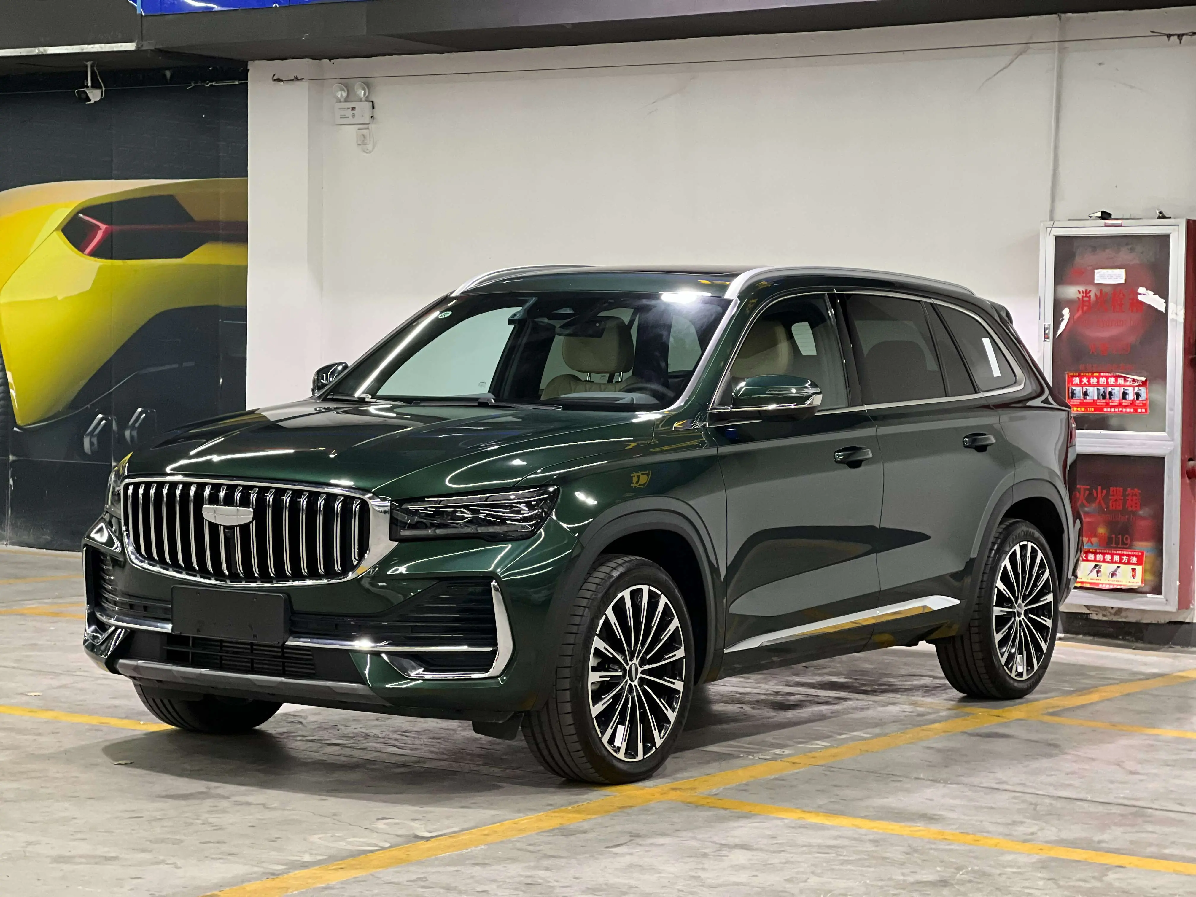 Geely Monjaro (Xingyue L)  из Китая