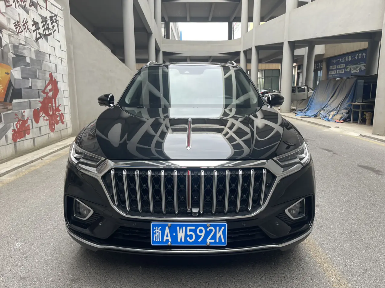 Hongqi HS5  из Китая