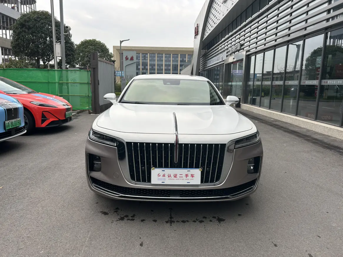 Hongqi H9  из Китая