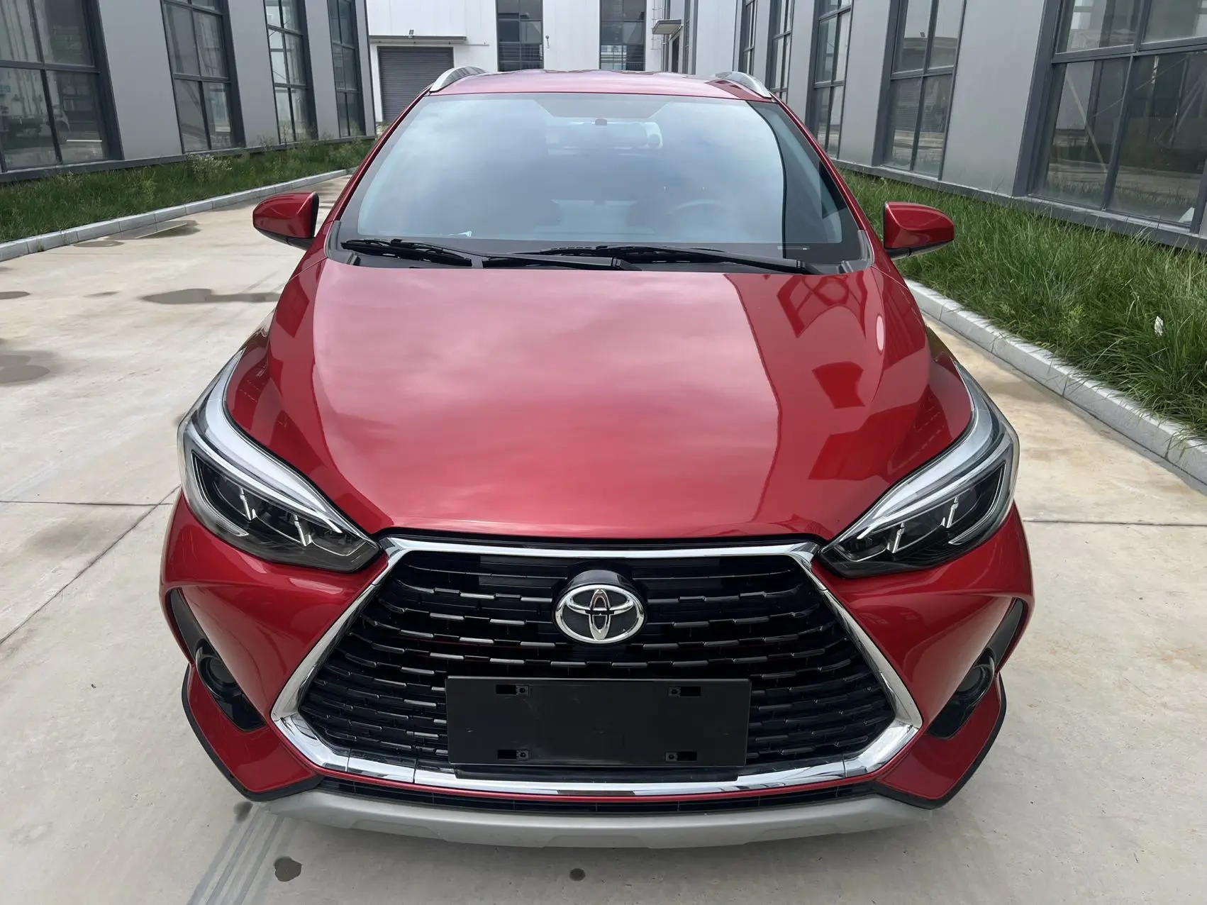 Toyota Yaris L  из Китая