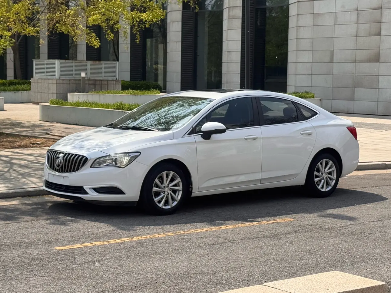 Buick Valeant  из Китая