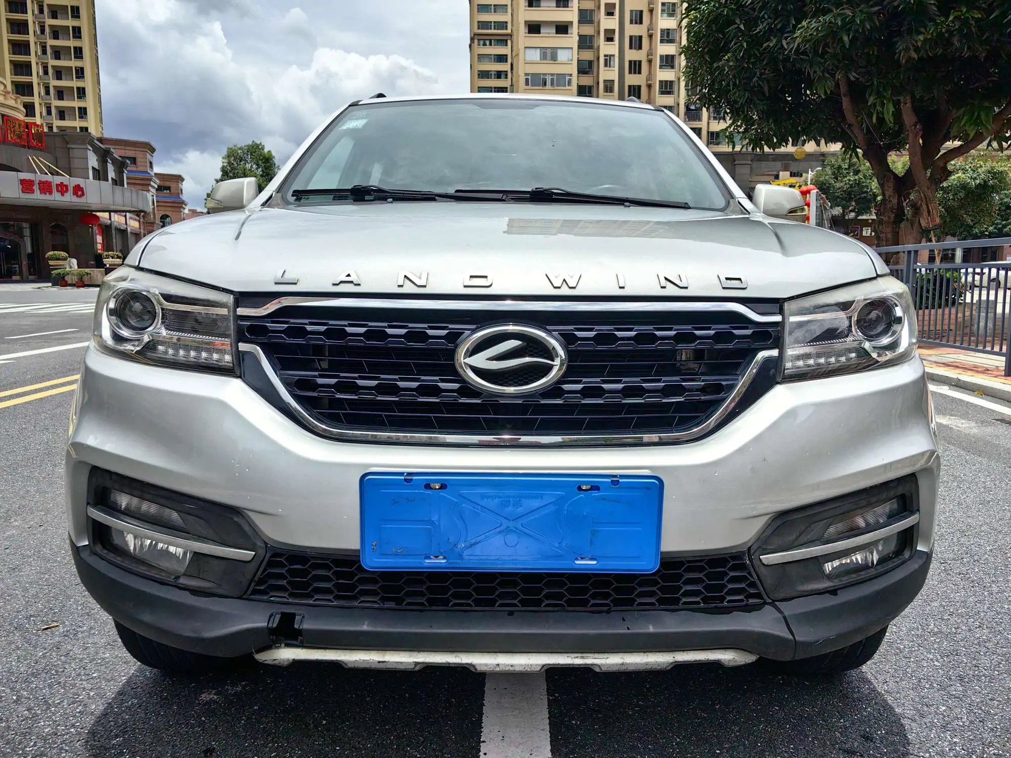 Lu Feng Landwind X8  из Китая