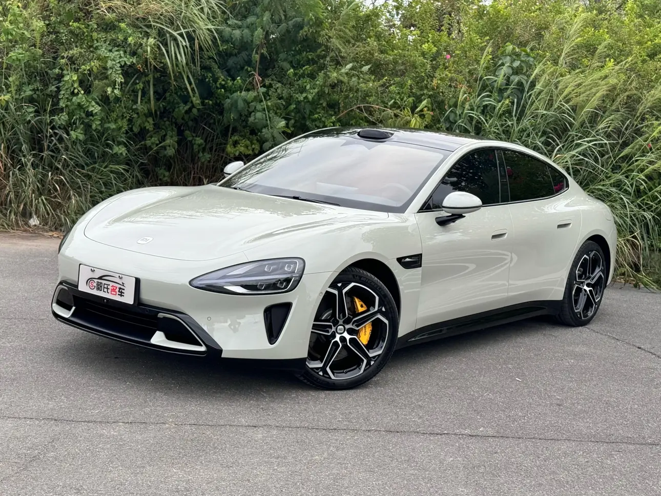 Xiaomi car Xiaomi SU7  из Китая