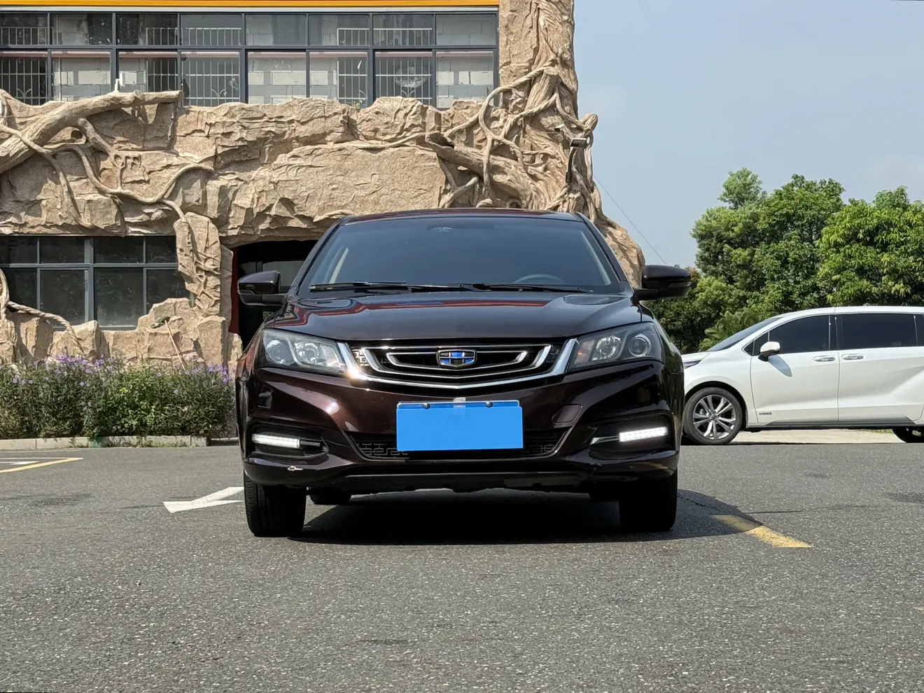 Geely Emgrand  из Китая