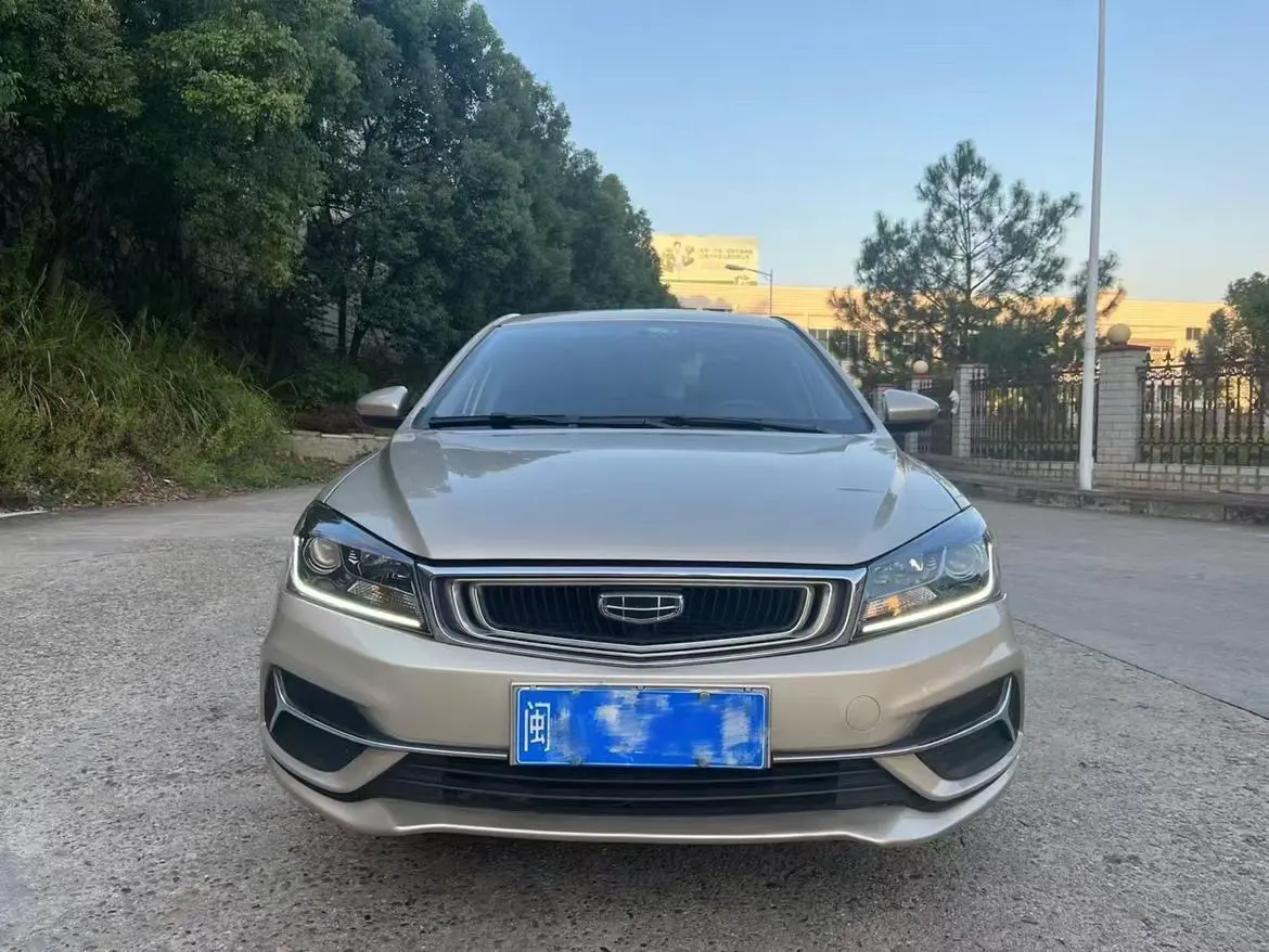 Geely Emgrand  из Китая