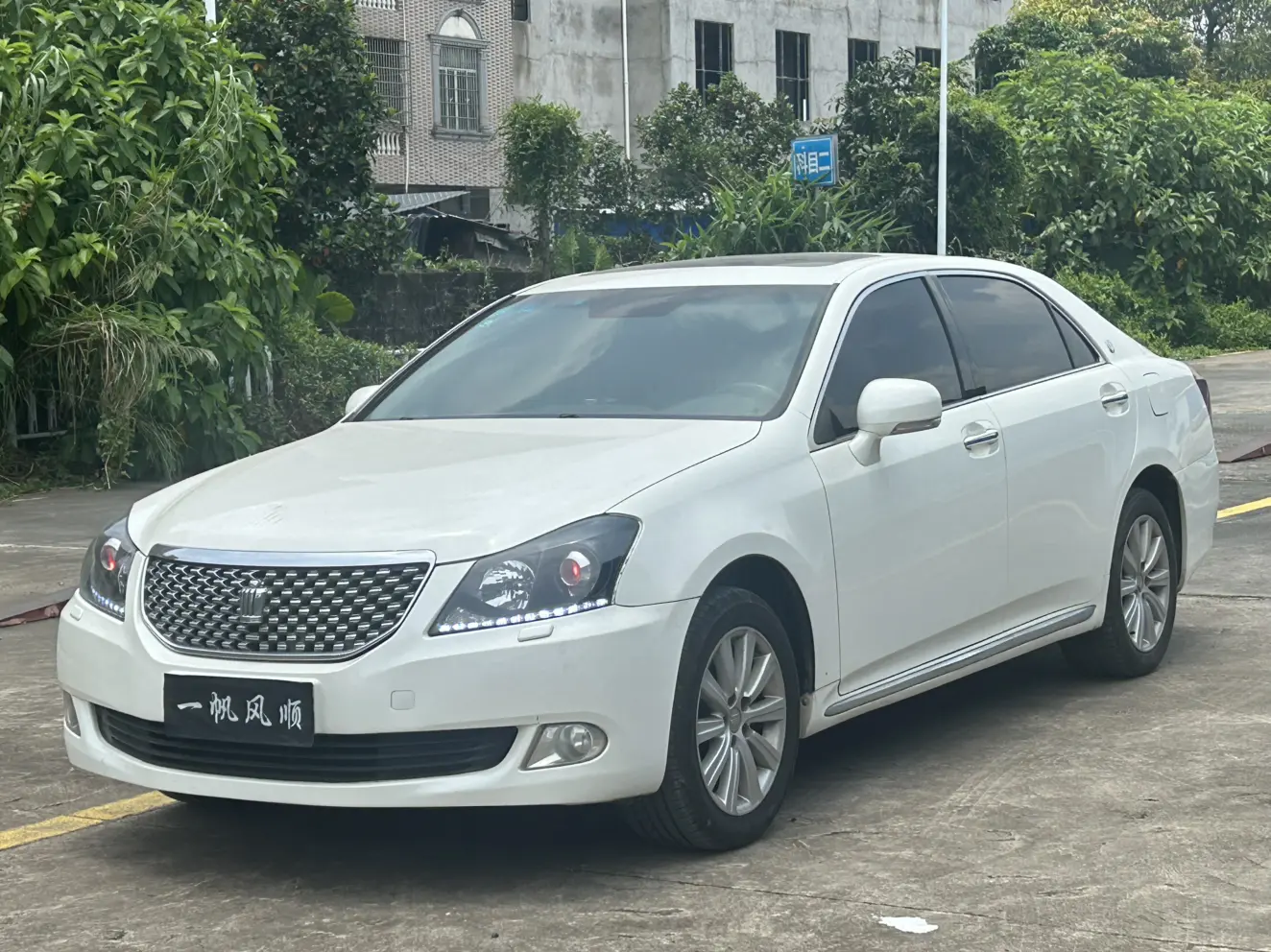 Toyota Crown  из Китая