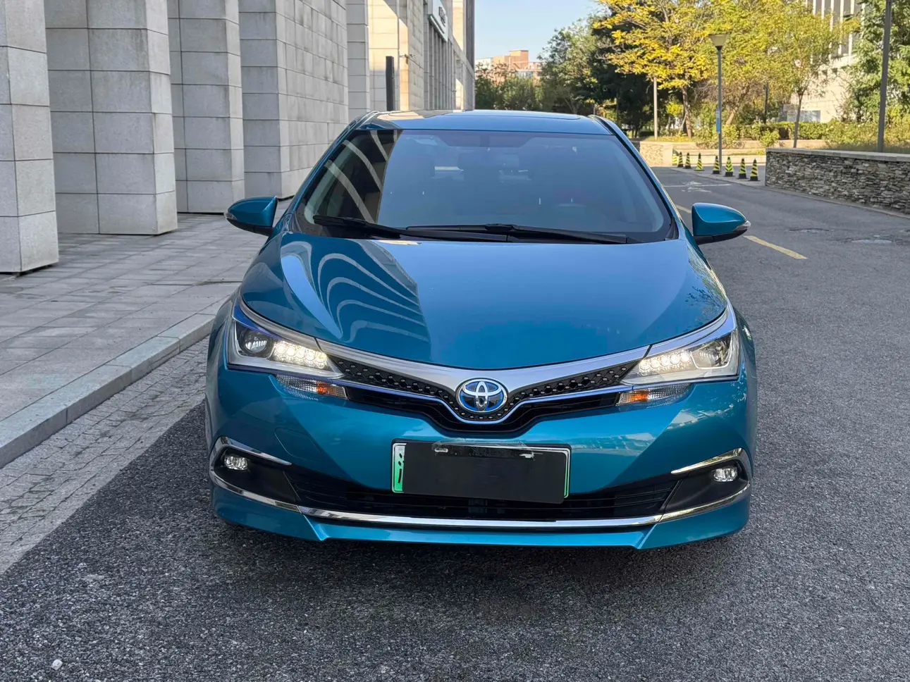 Toyota Corolla Dual Engine E+  из Китая