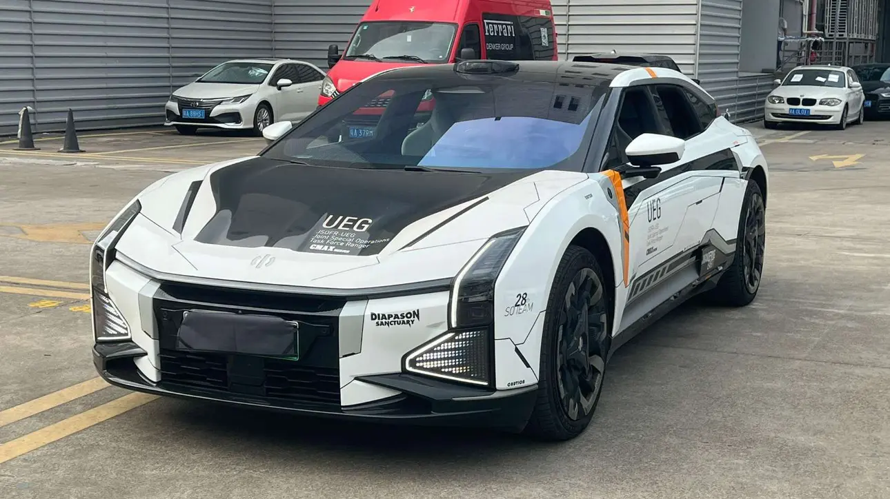 HiPhi Z  из Китая