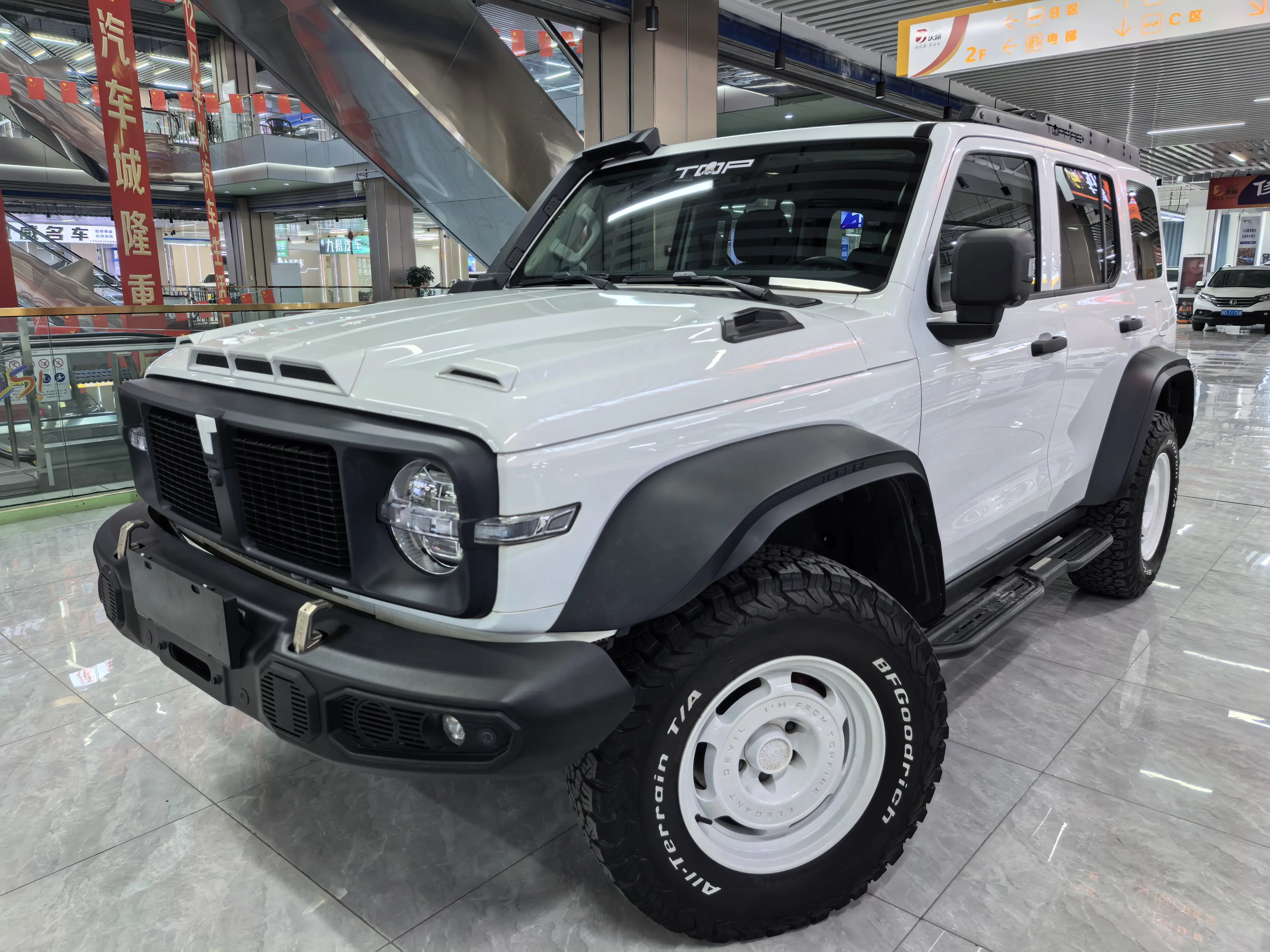 Tank 300  из Китая