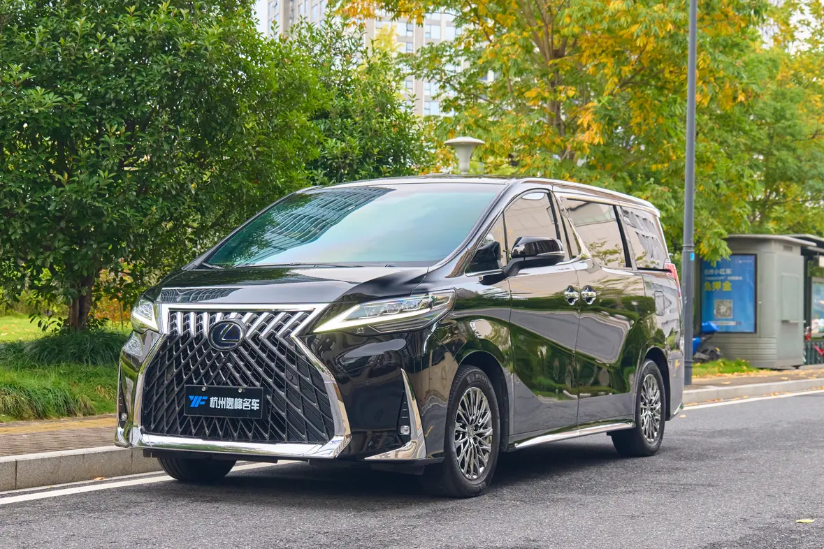 Lexus LM  из Китая