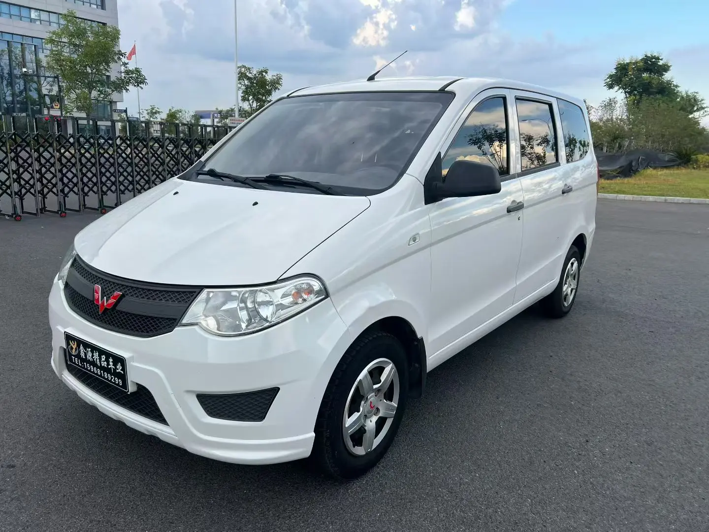 Wuling Hongguang  из Китая