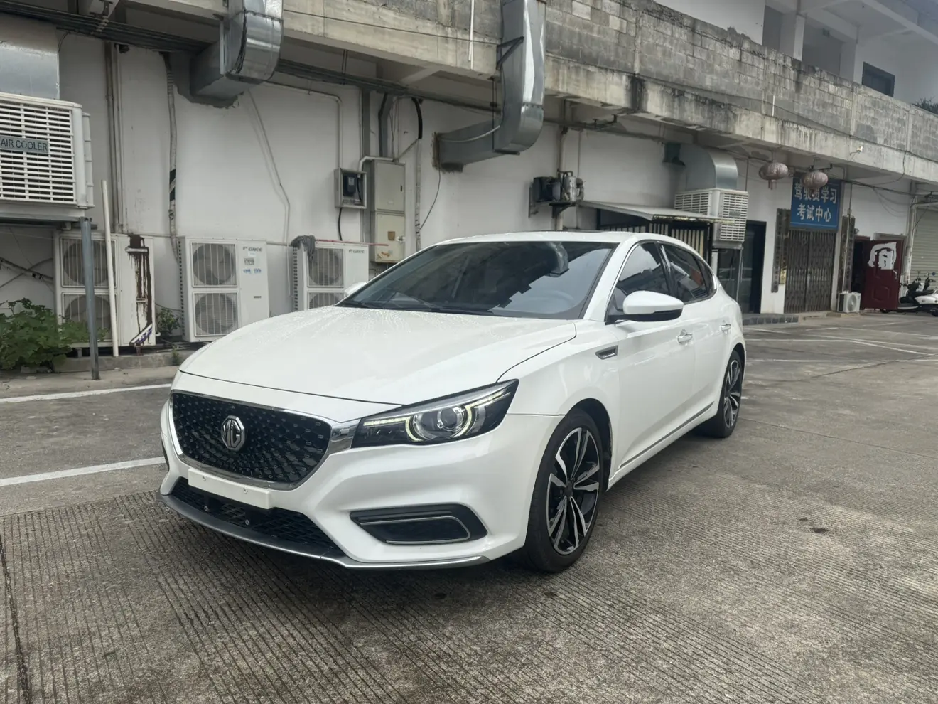 MG 6  из Китая