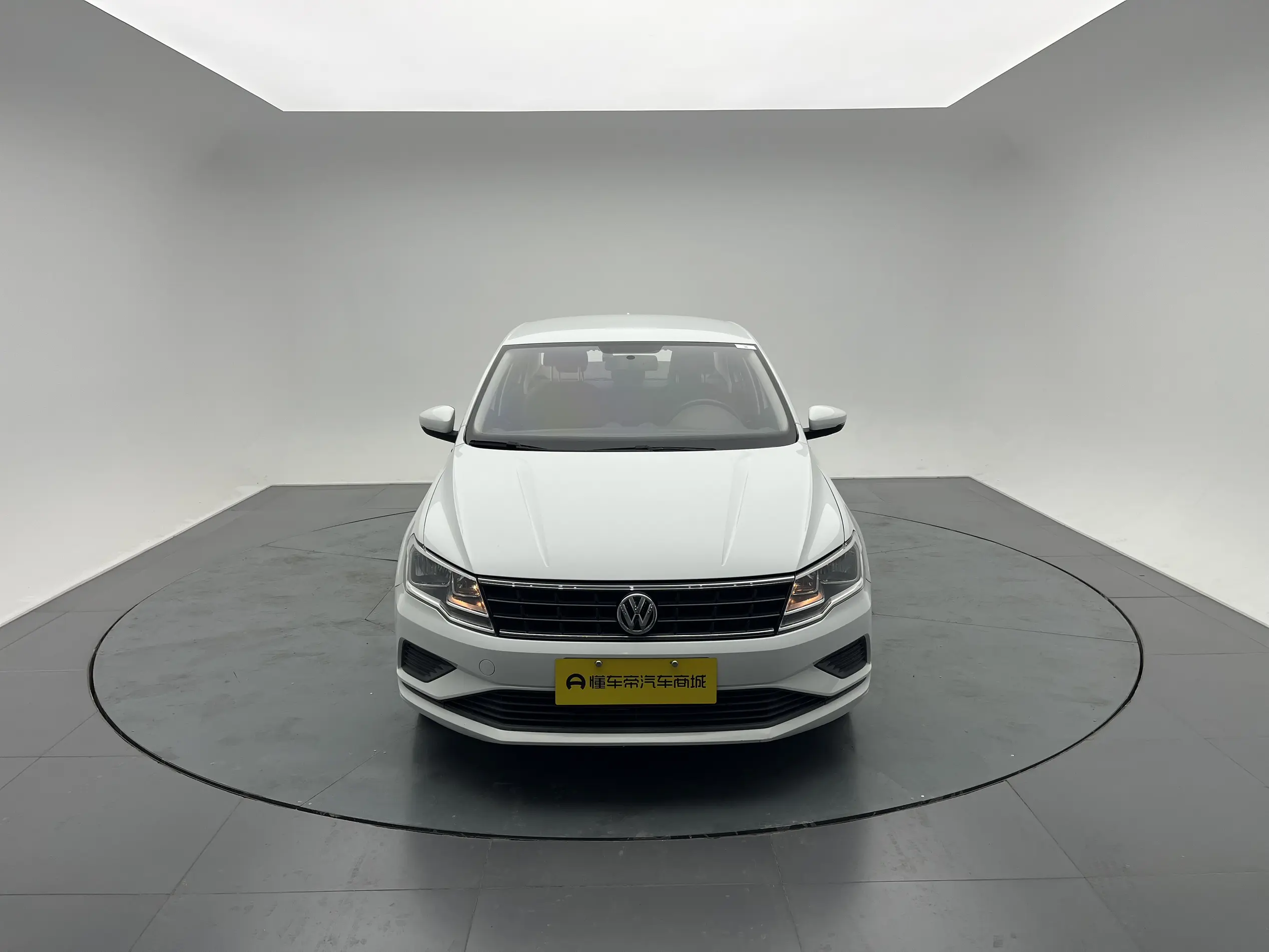 Volkswagen Jetta  из Китая