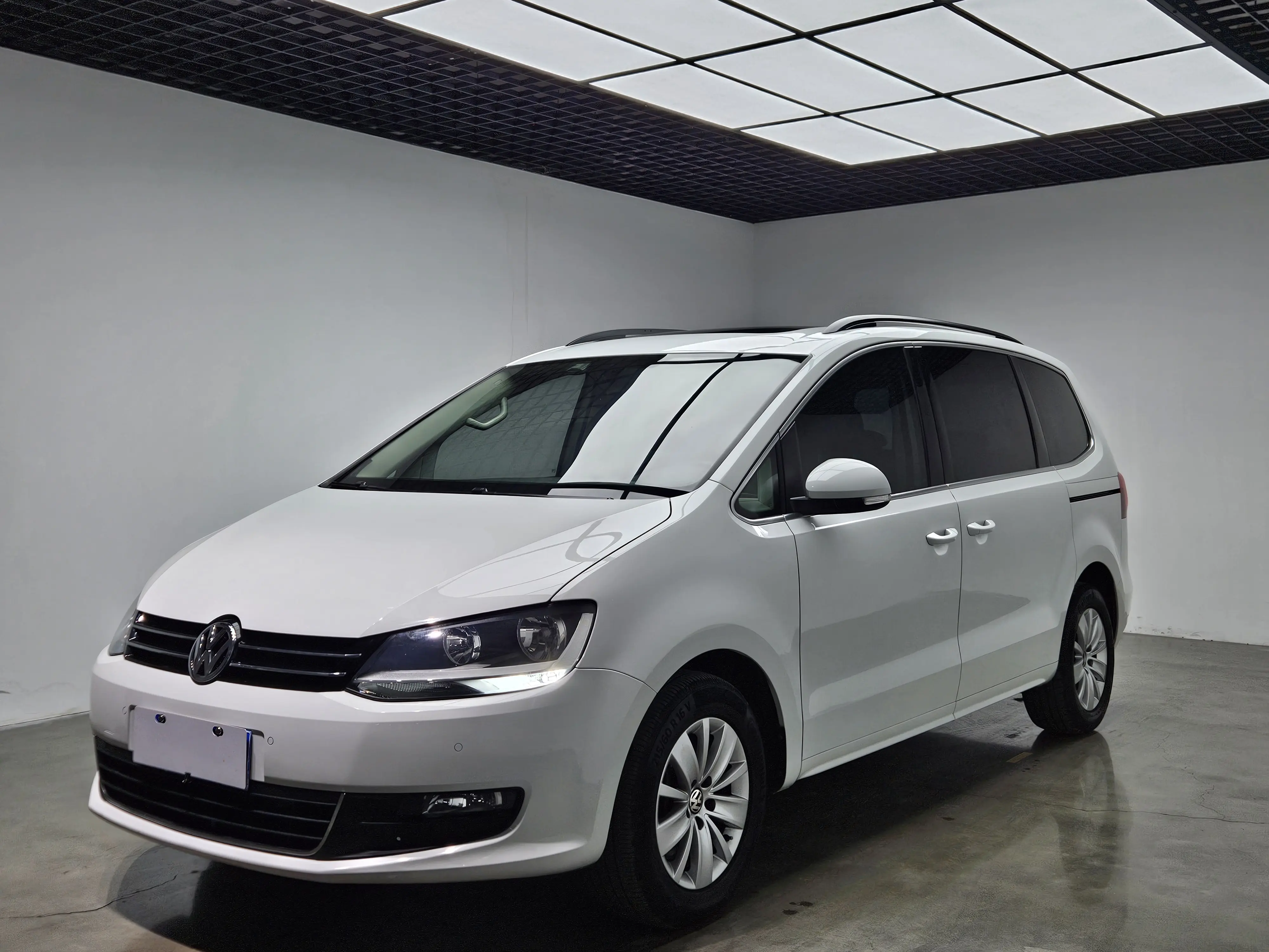 Volkswagen Sharon  из Китая