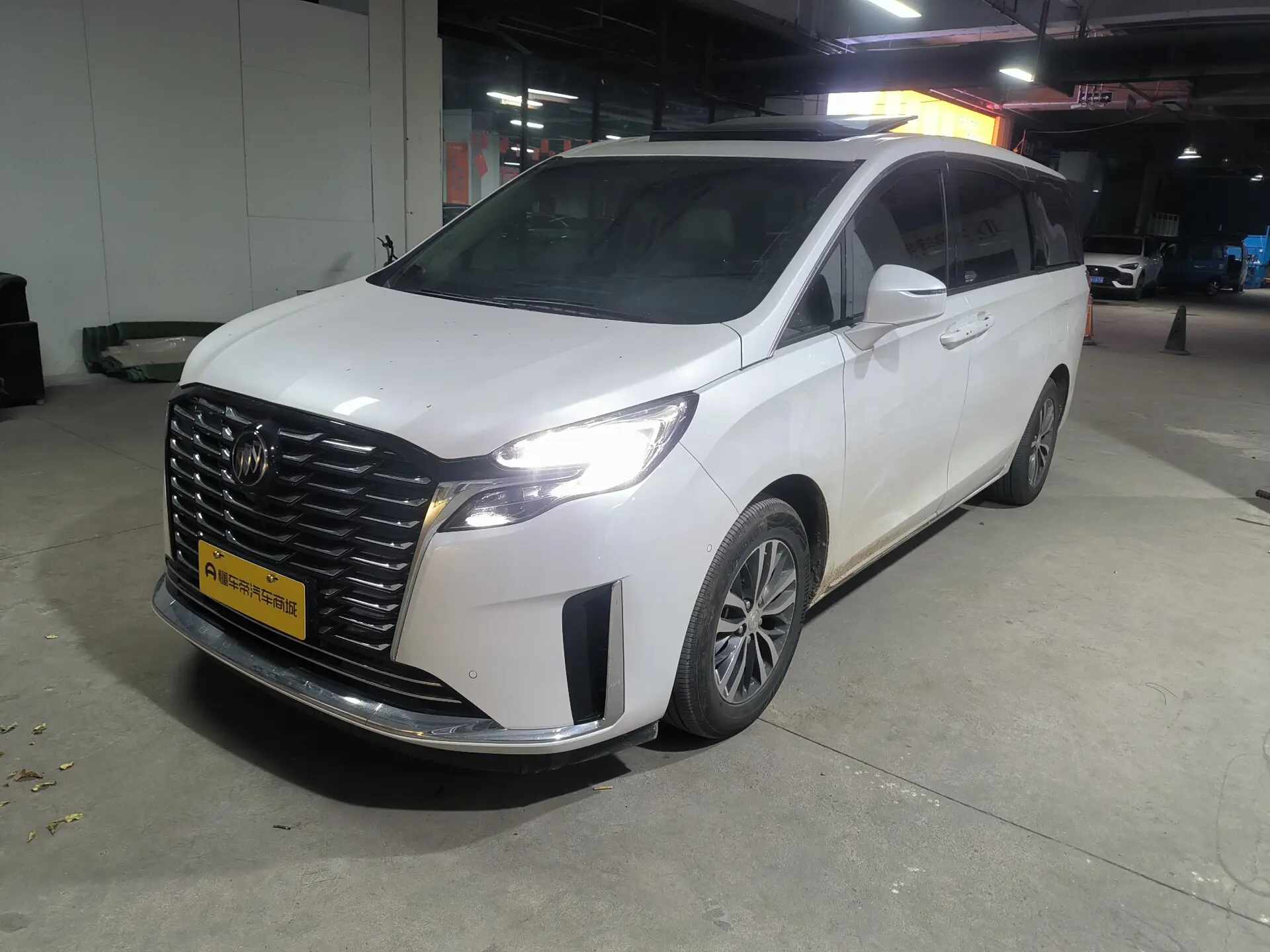 Buick GL8  из Китая