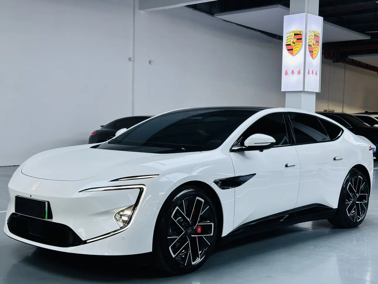 AVATR 12  из Китая