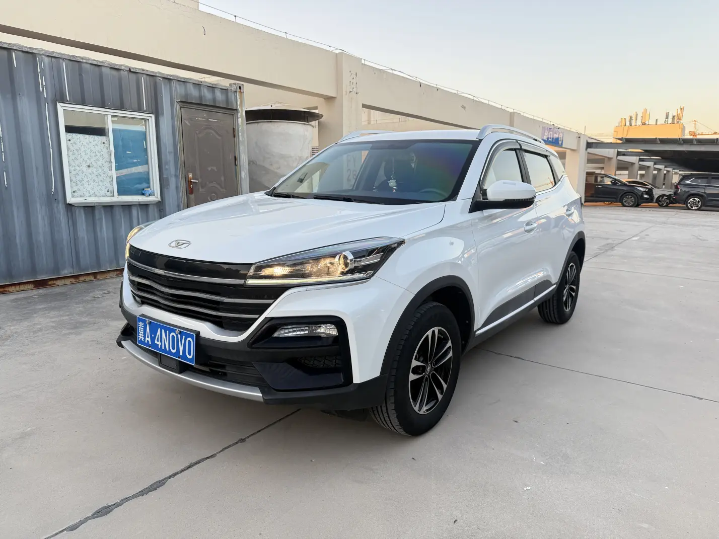 Kaiyi Dazzling world  из Китая