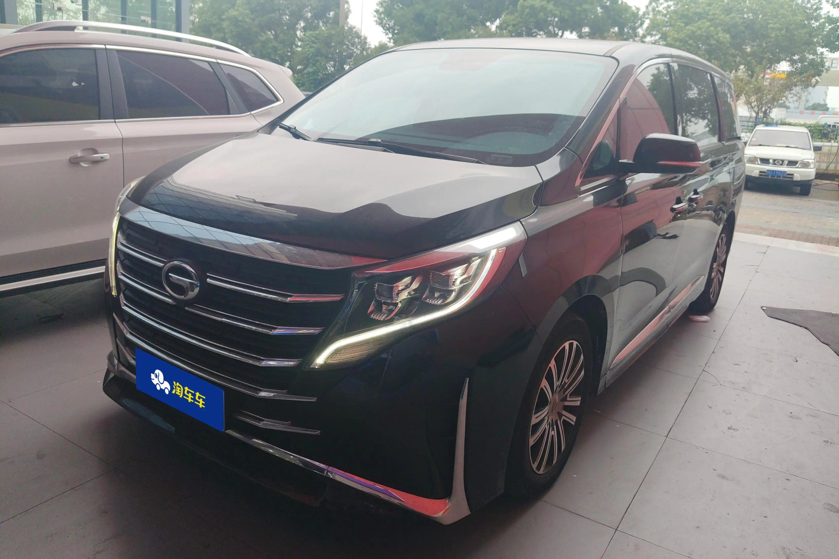 GAC Trumpchi M8  из Китая