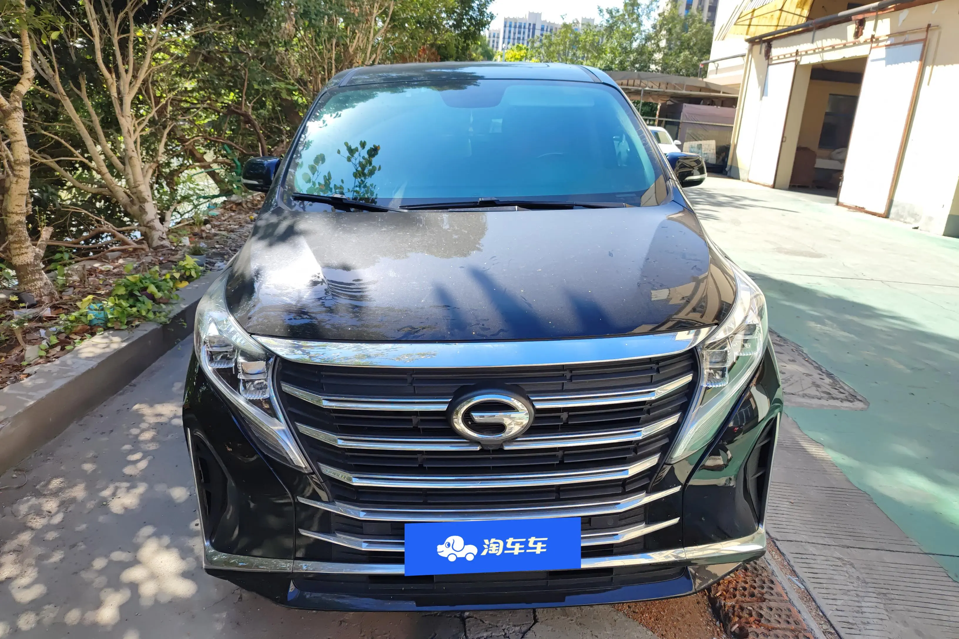 GAC Trumpchi M8  из Китая