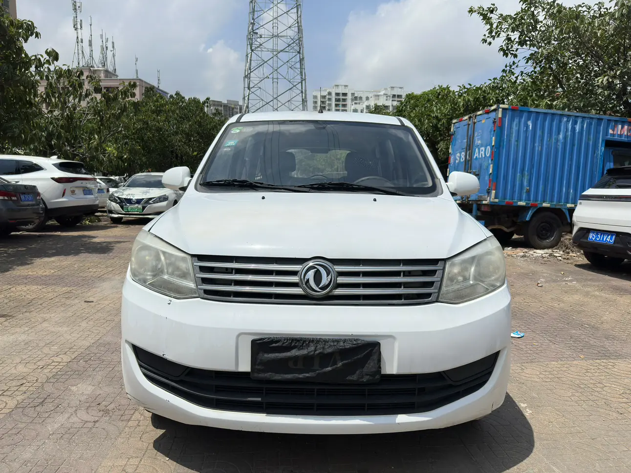 Dongfeng Fengon 330  из Китая