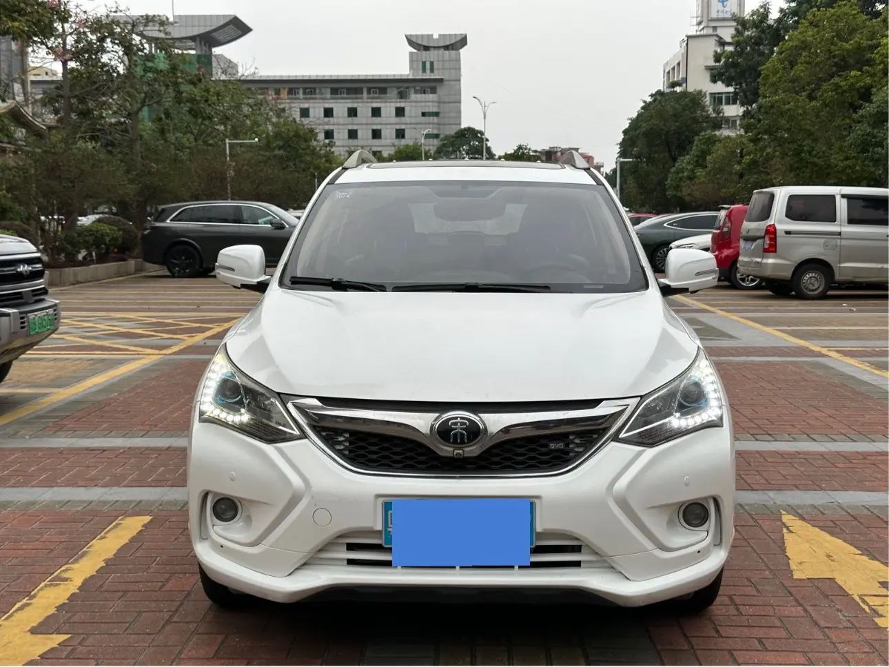 BYD Song  из Китая