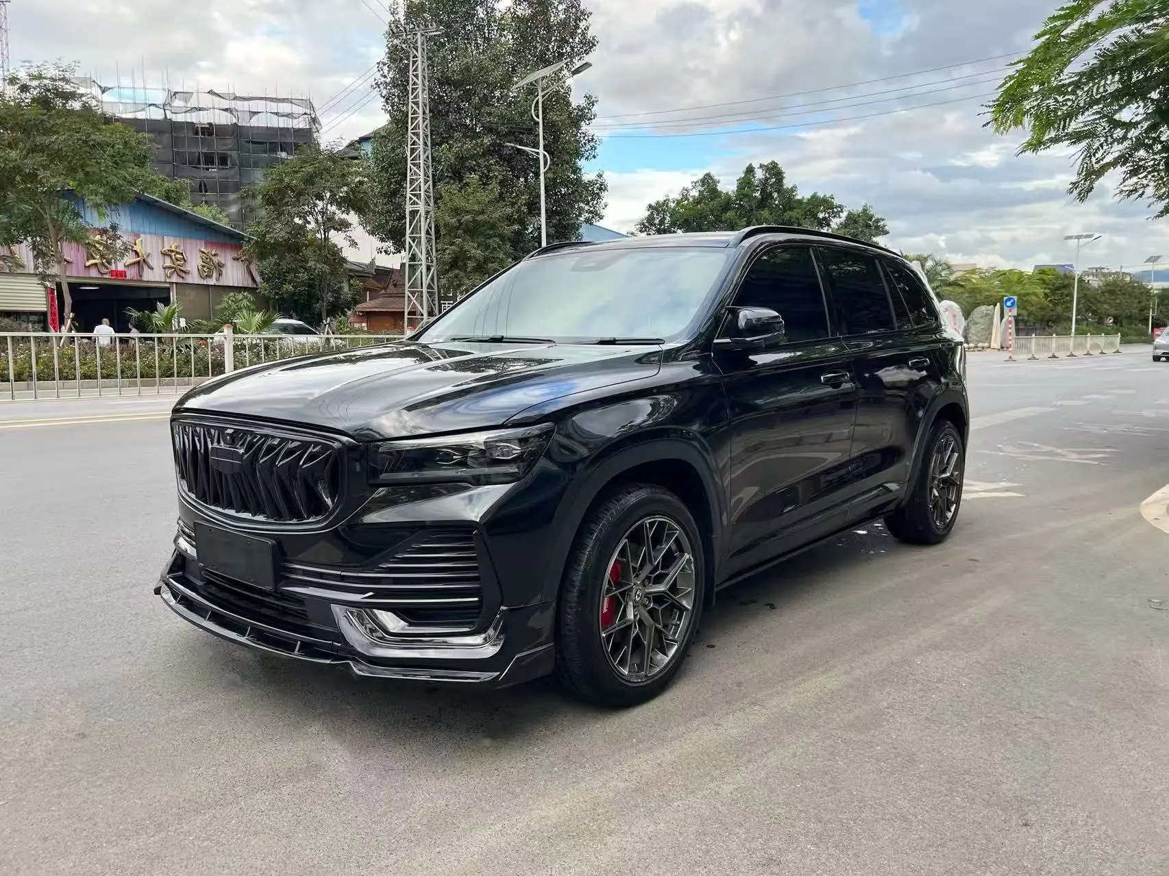 Geely Monjaro (Xingyue L)  из Китая