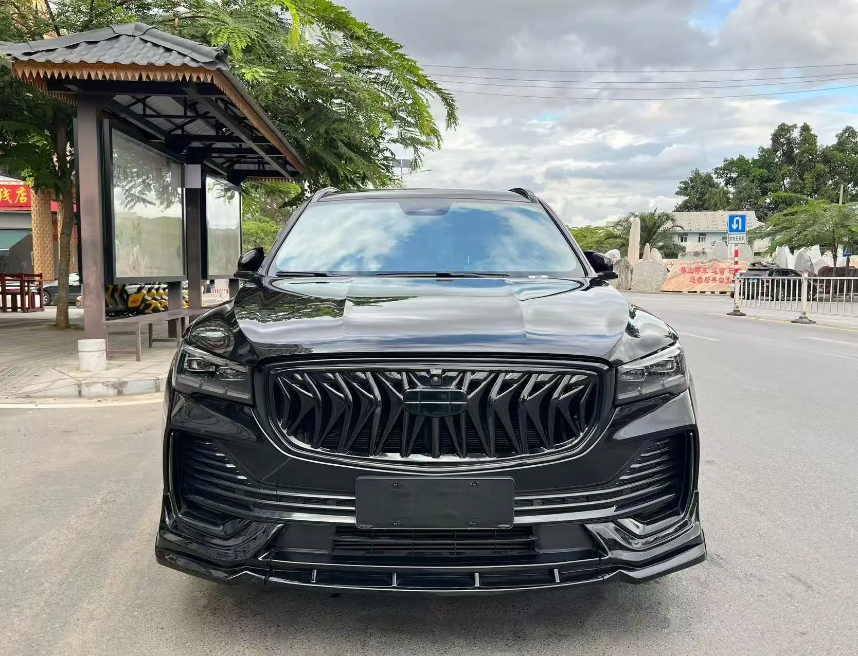 Geely Monjaro (Xingyue L)  из Китая