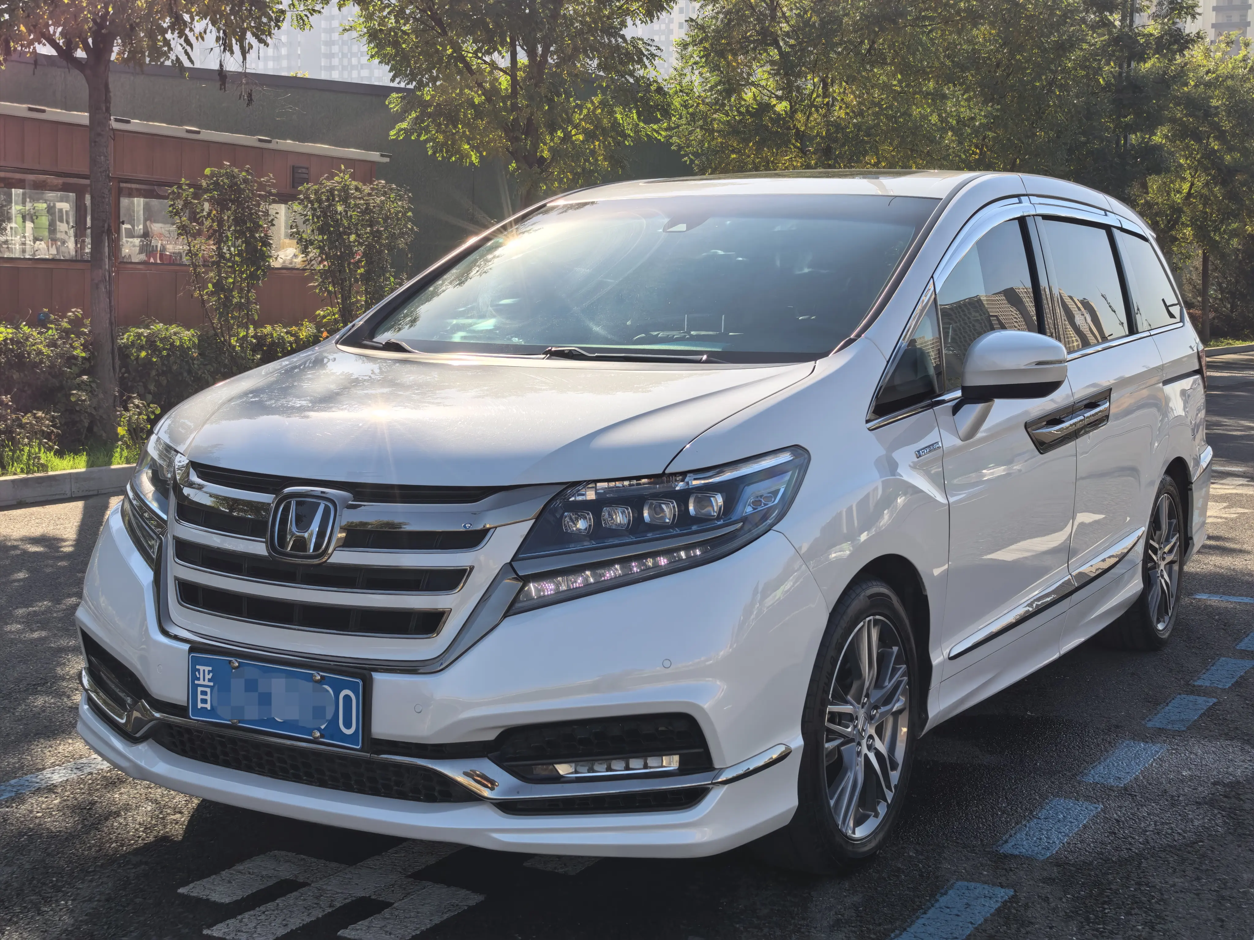 Honda Elysion (Alison)  из Китая