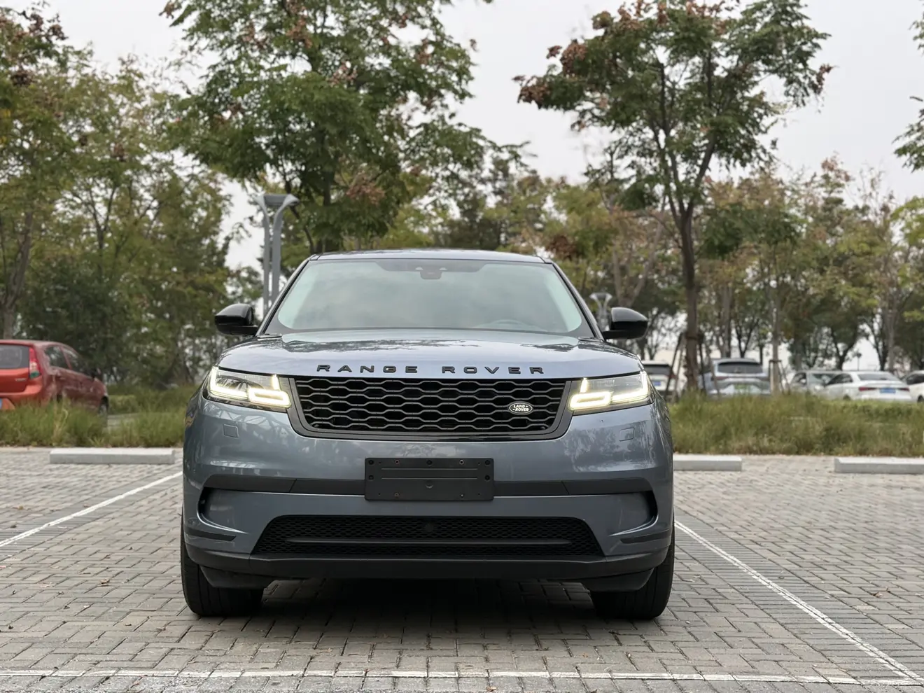 Land Rover Range Rover Velar  из Китая