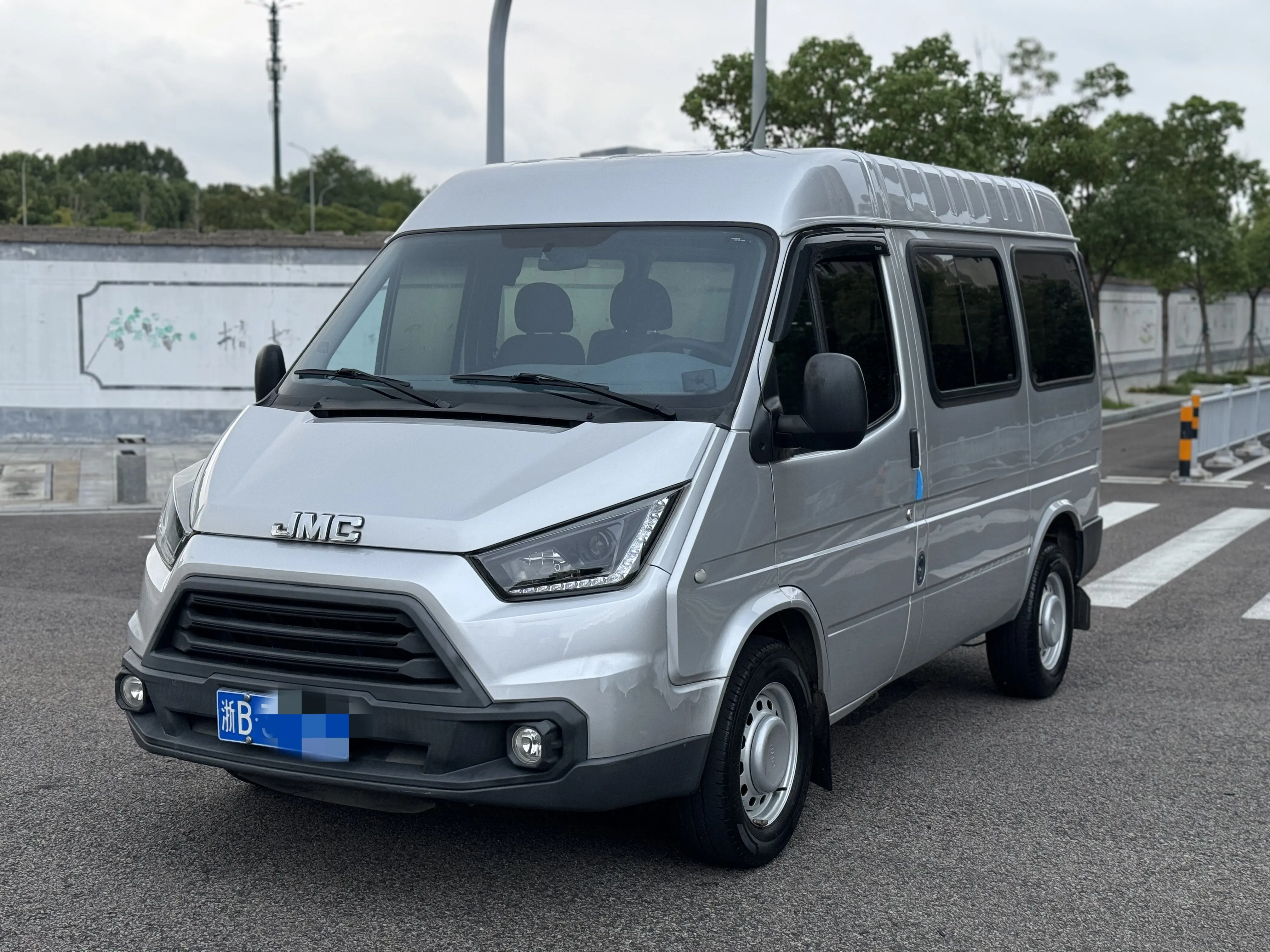 Jiangling Teshun  из Китая