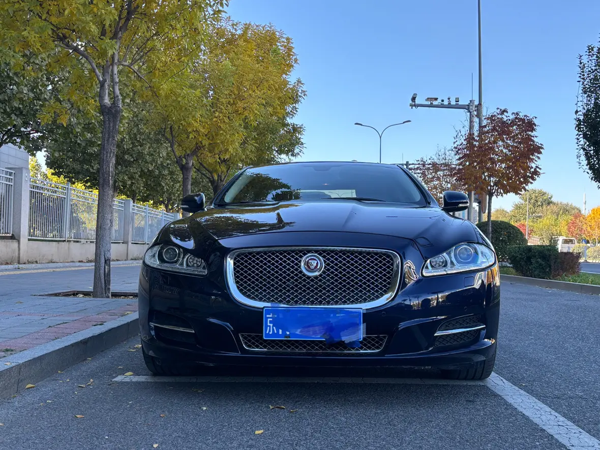 Jaguar XJ  из Китая