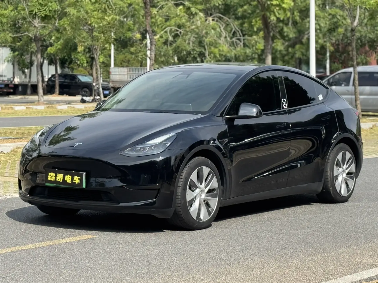 Tesla Model Y  из Китая