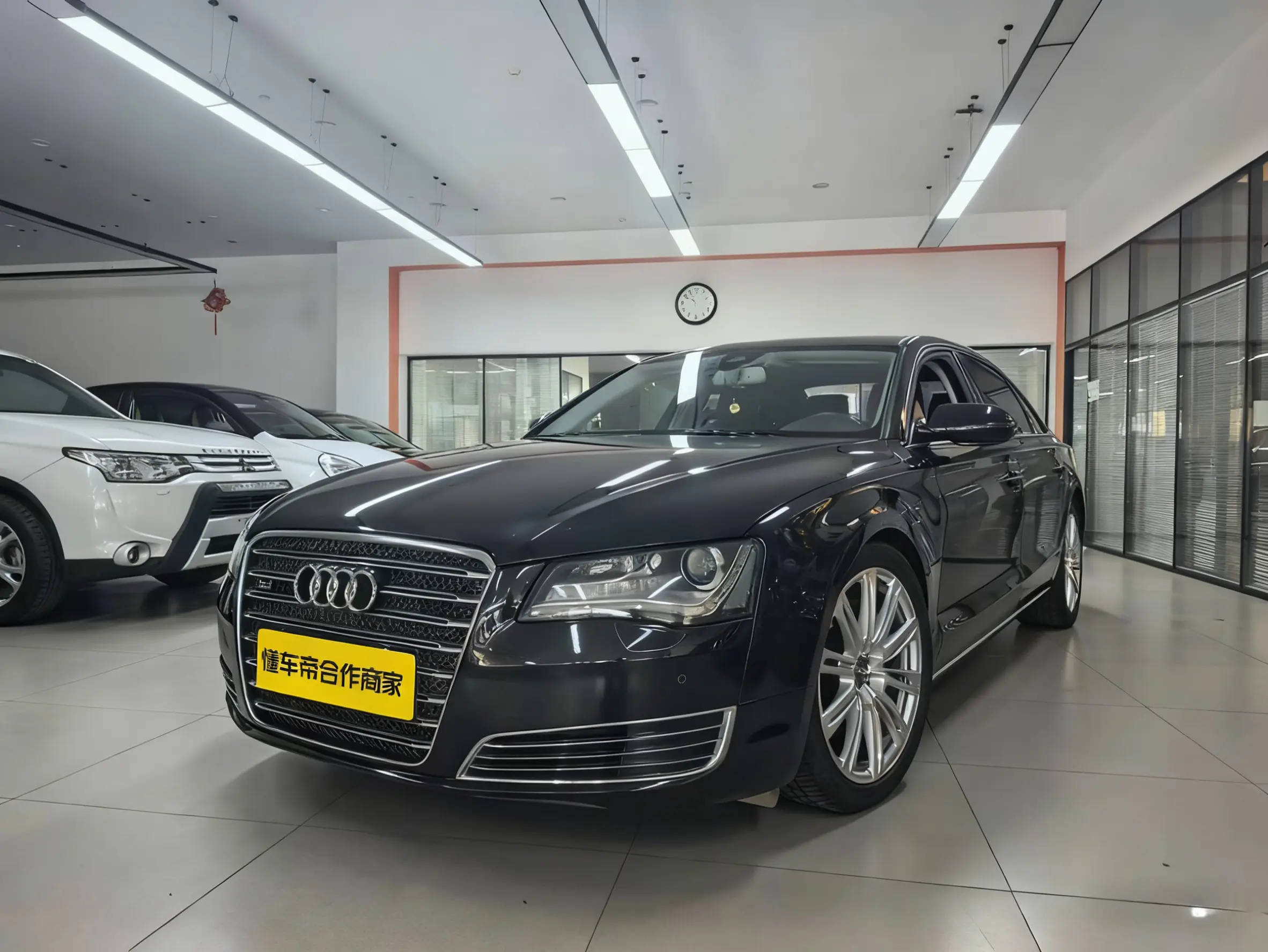 Audi A8  из Китая