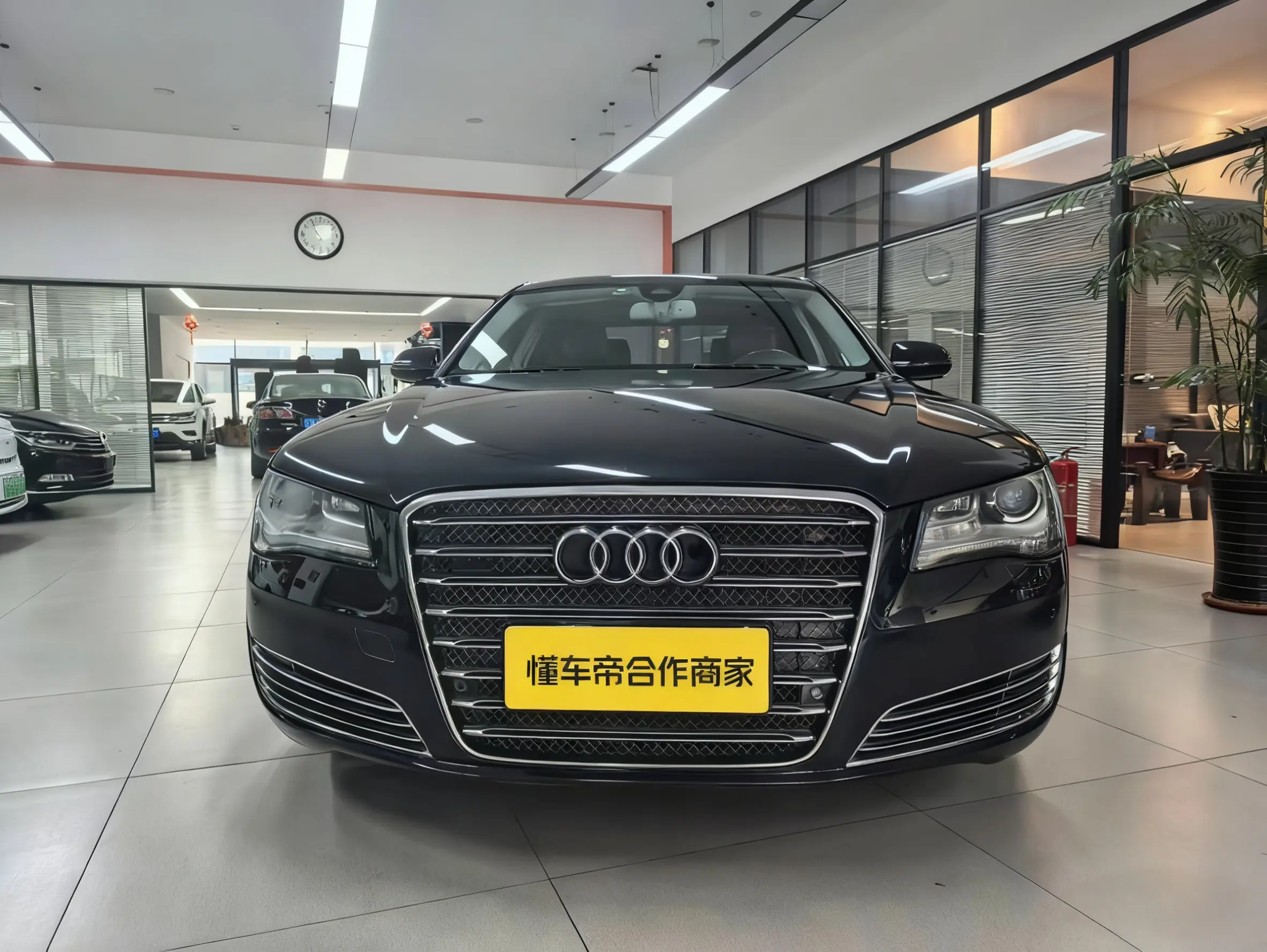 Audi A8  из Китая