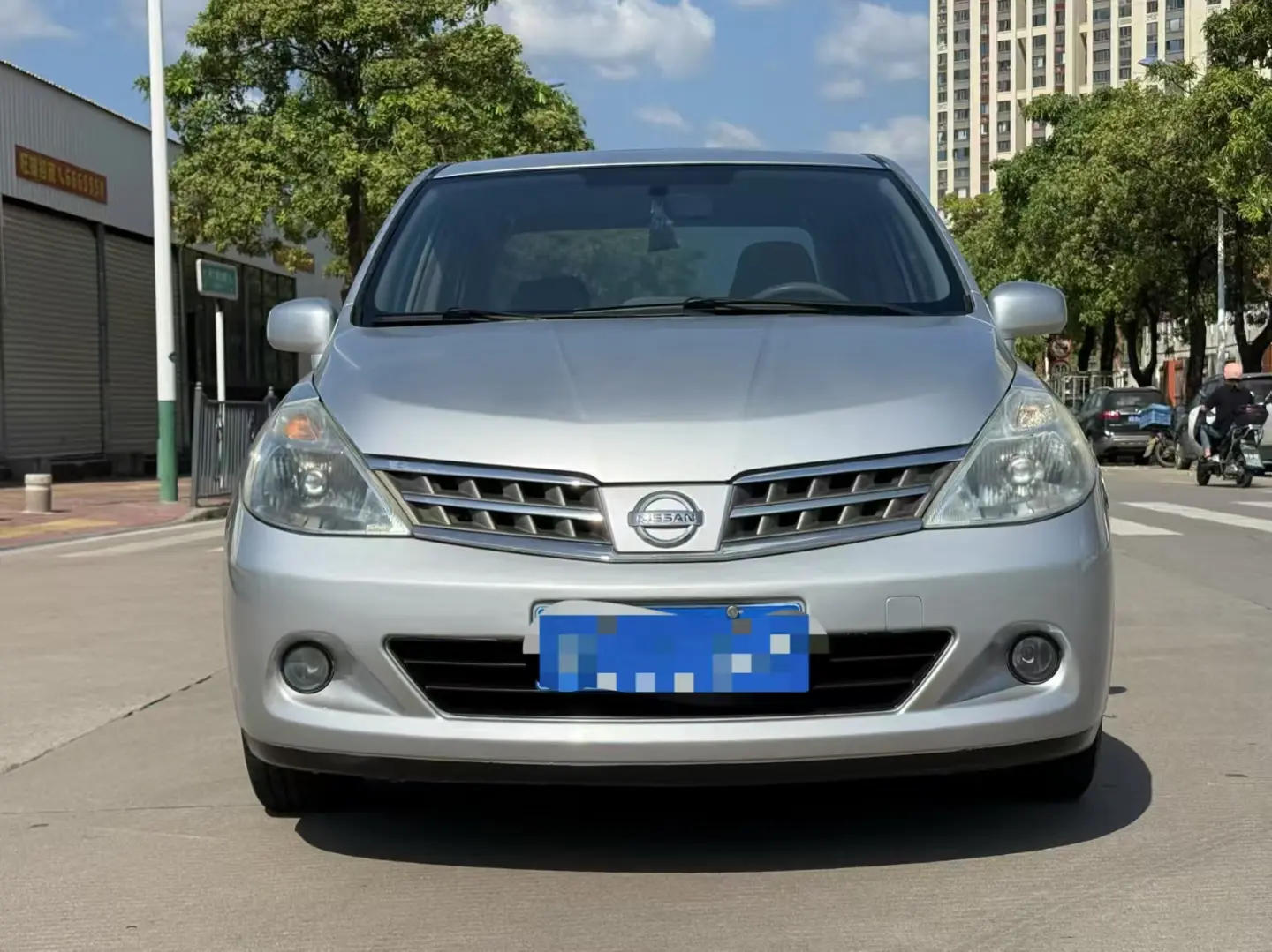 Nissan Tiida  из Китая